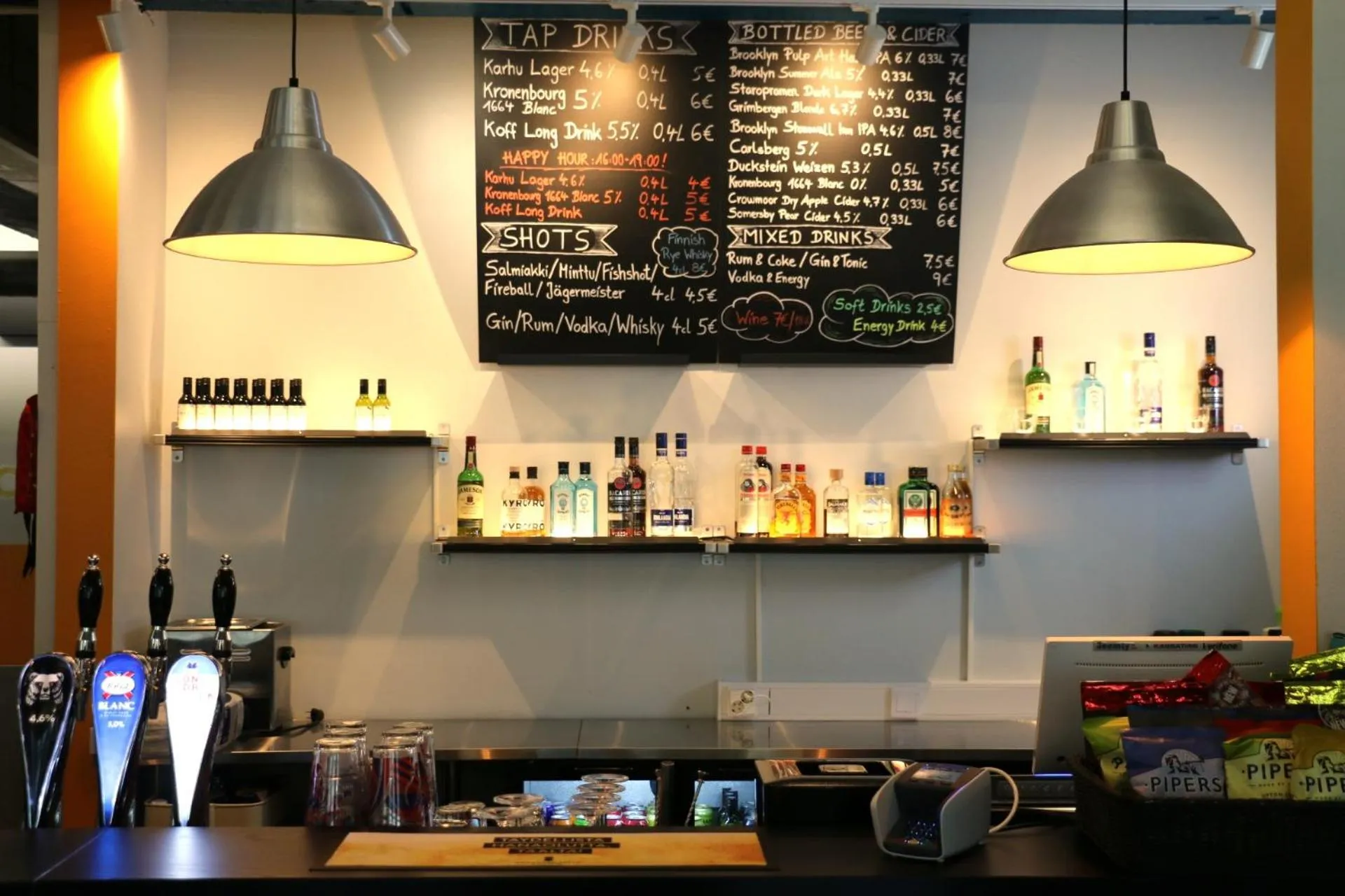 Lounge or bar in CheapSleep Hostel Helsinki