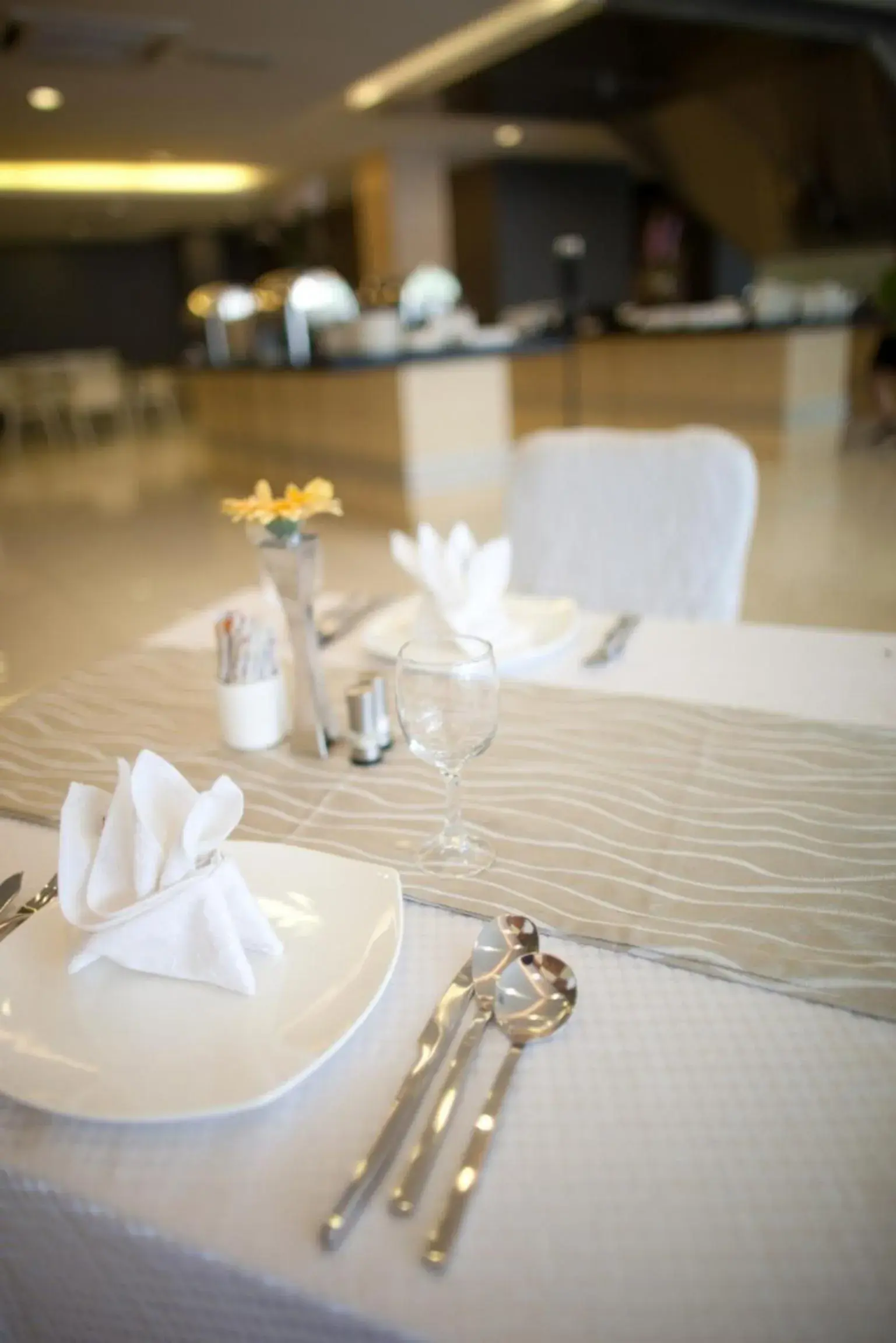 Restaurant/places to eat in Pine Tree Hotel Restaurant/places to eat in Pine Tree Hotel