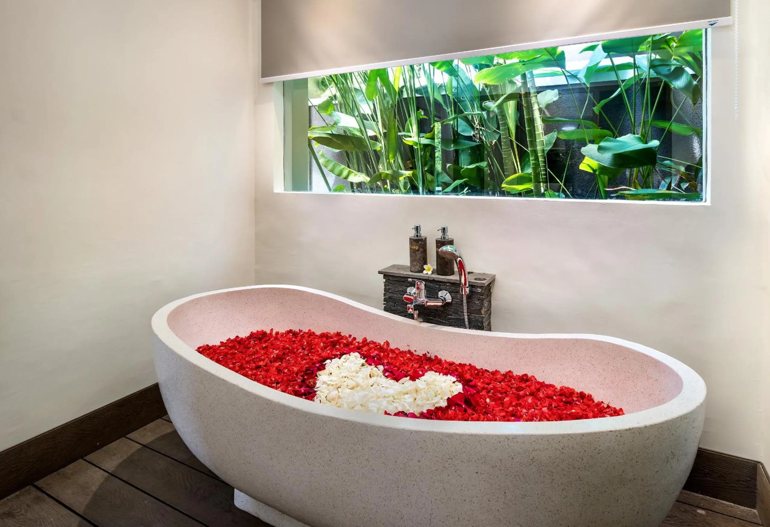 Bath in Annupuri Villas Bali