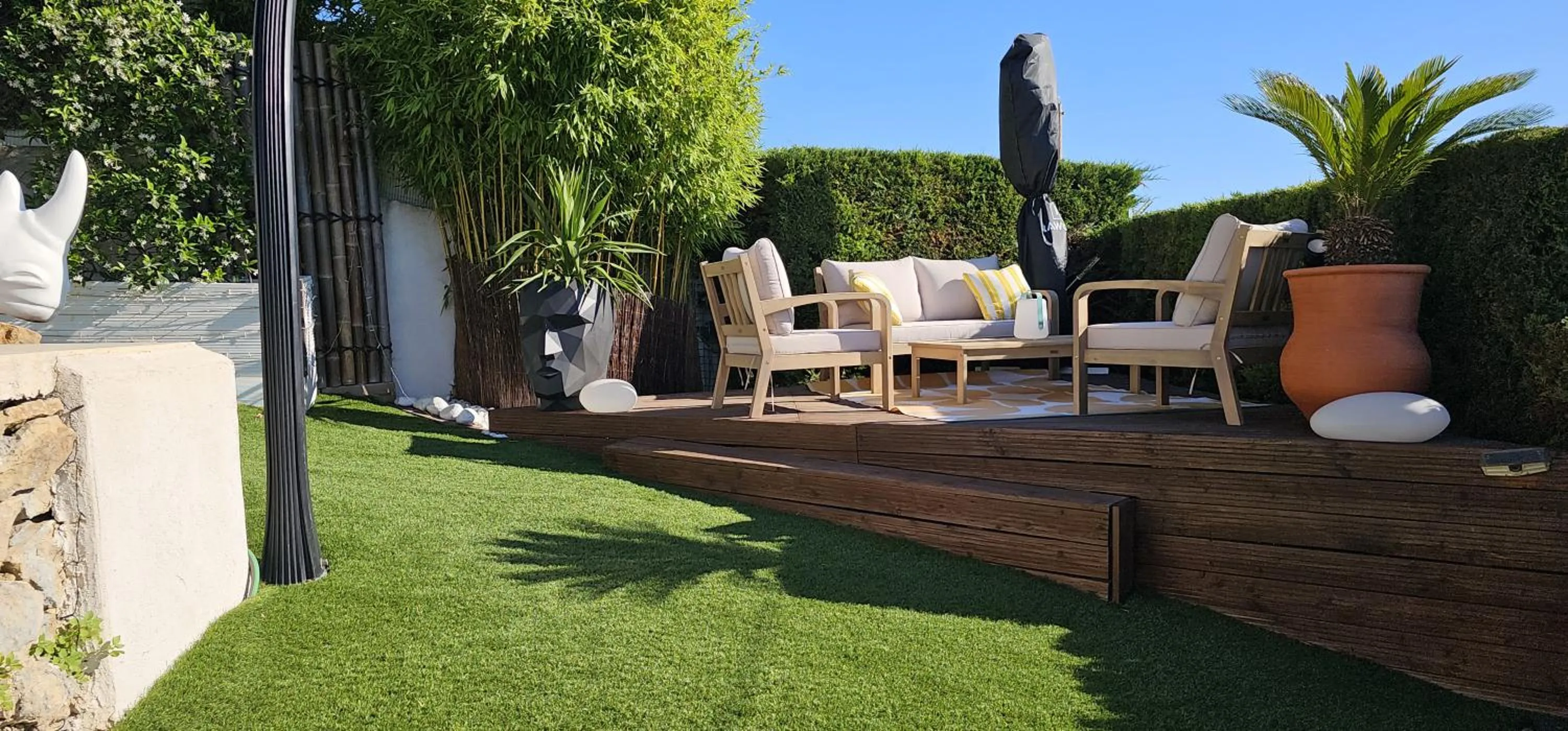 Patio in Le Nid Bleu