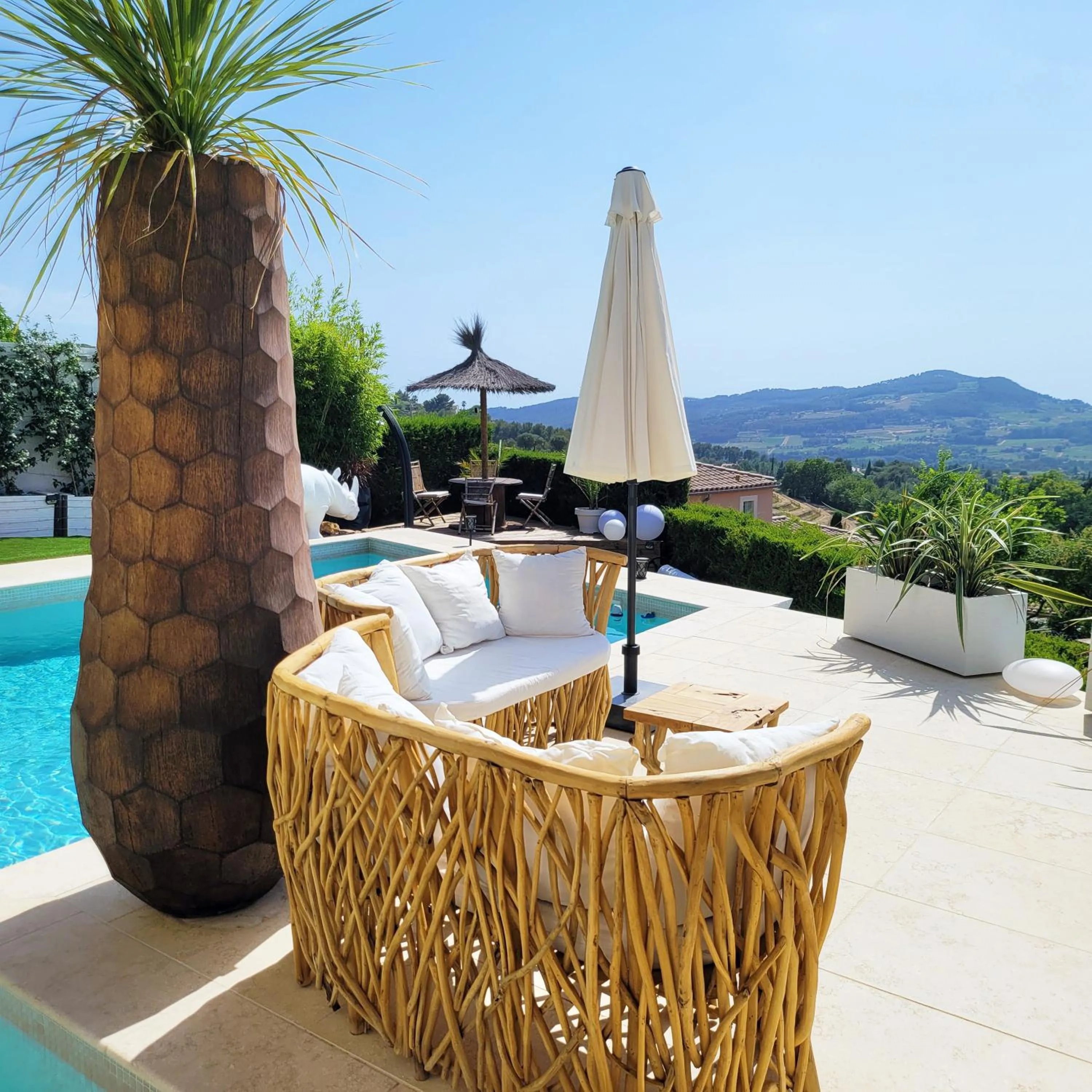 Patio in Le Nid Bleu