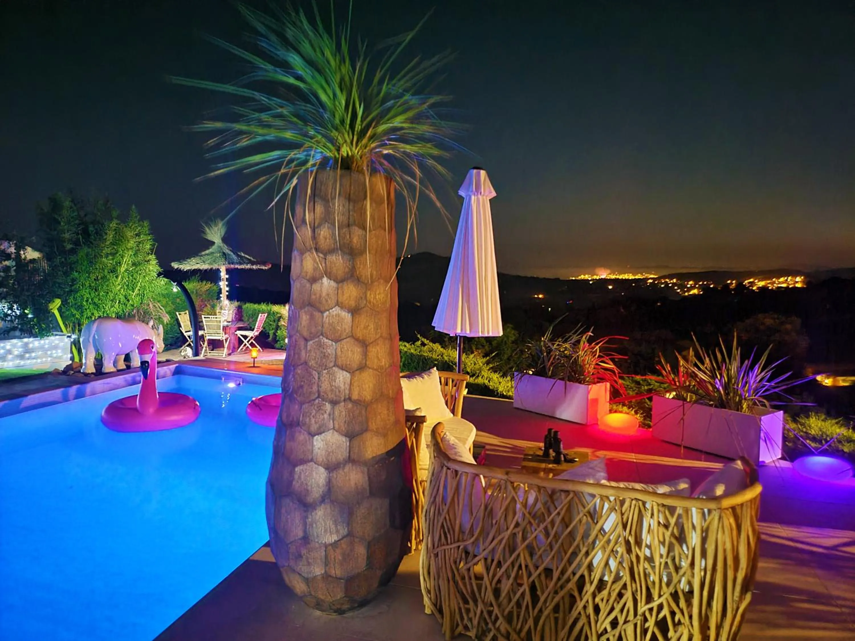 Swimming pool in Le Nid Bleu