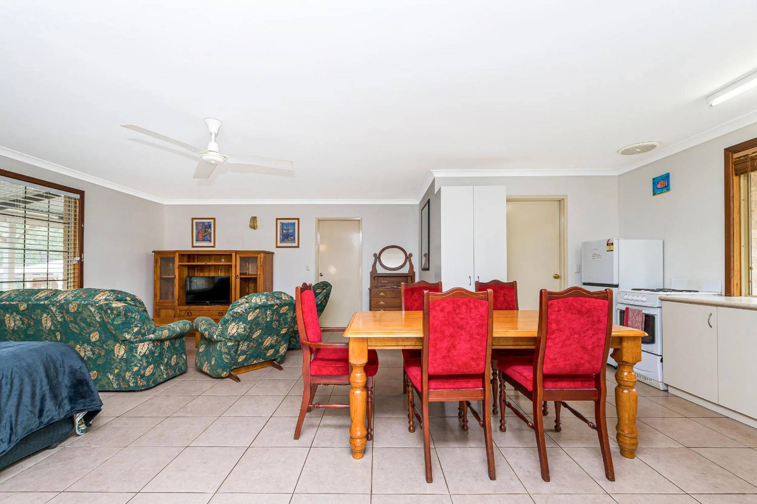 Living room in Travellers Rest Motel