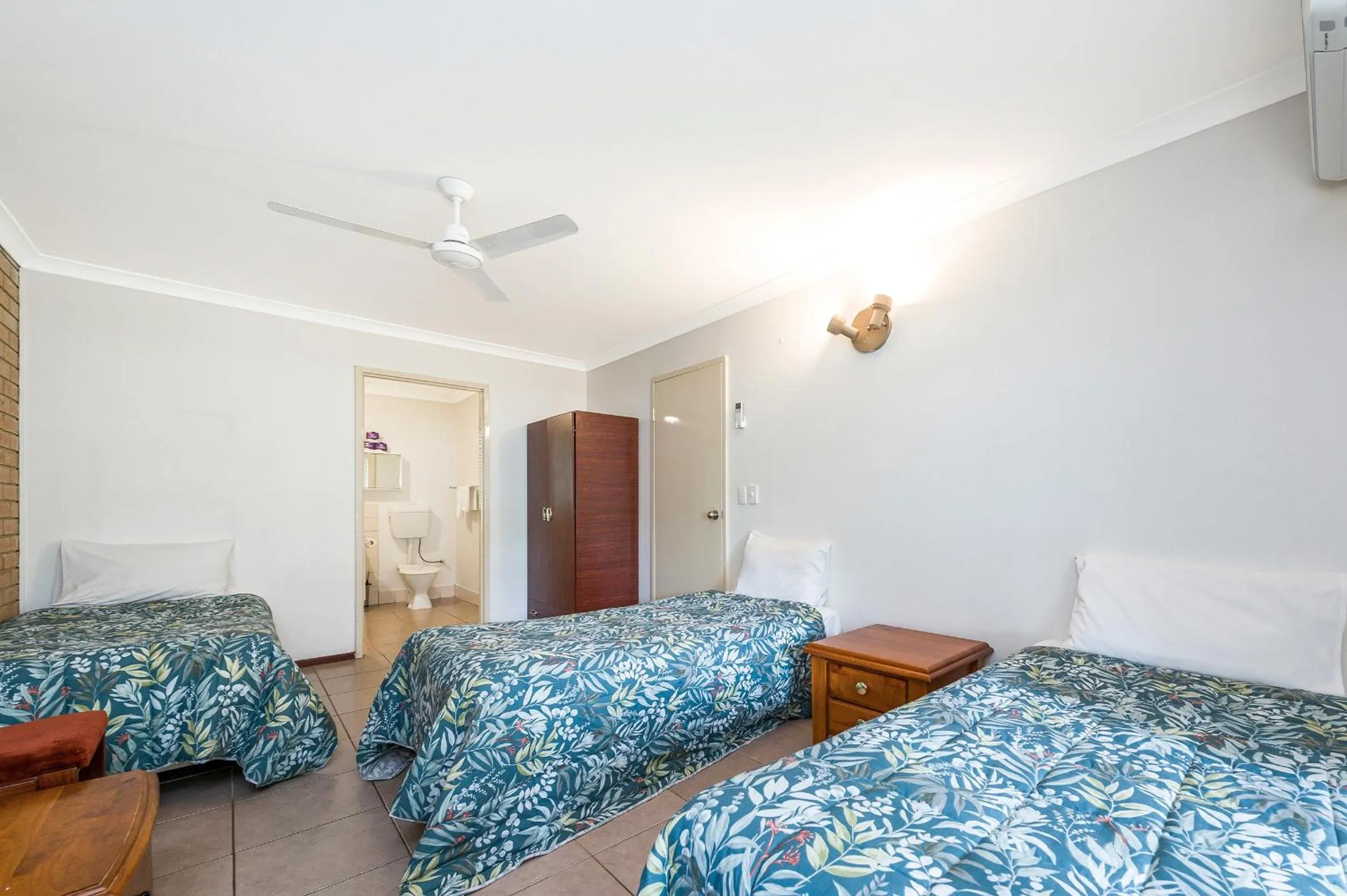 Bedroom, Bed in Travellers Rest Motel