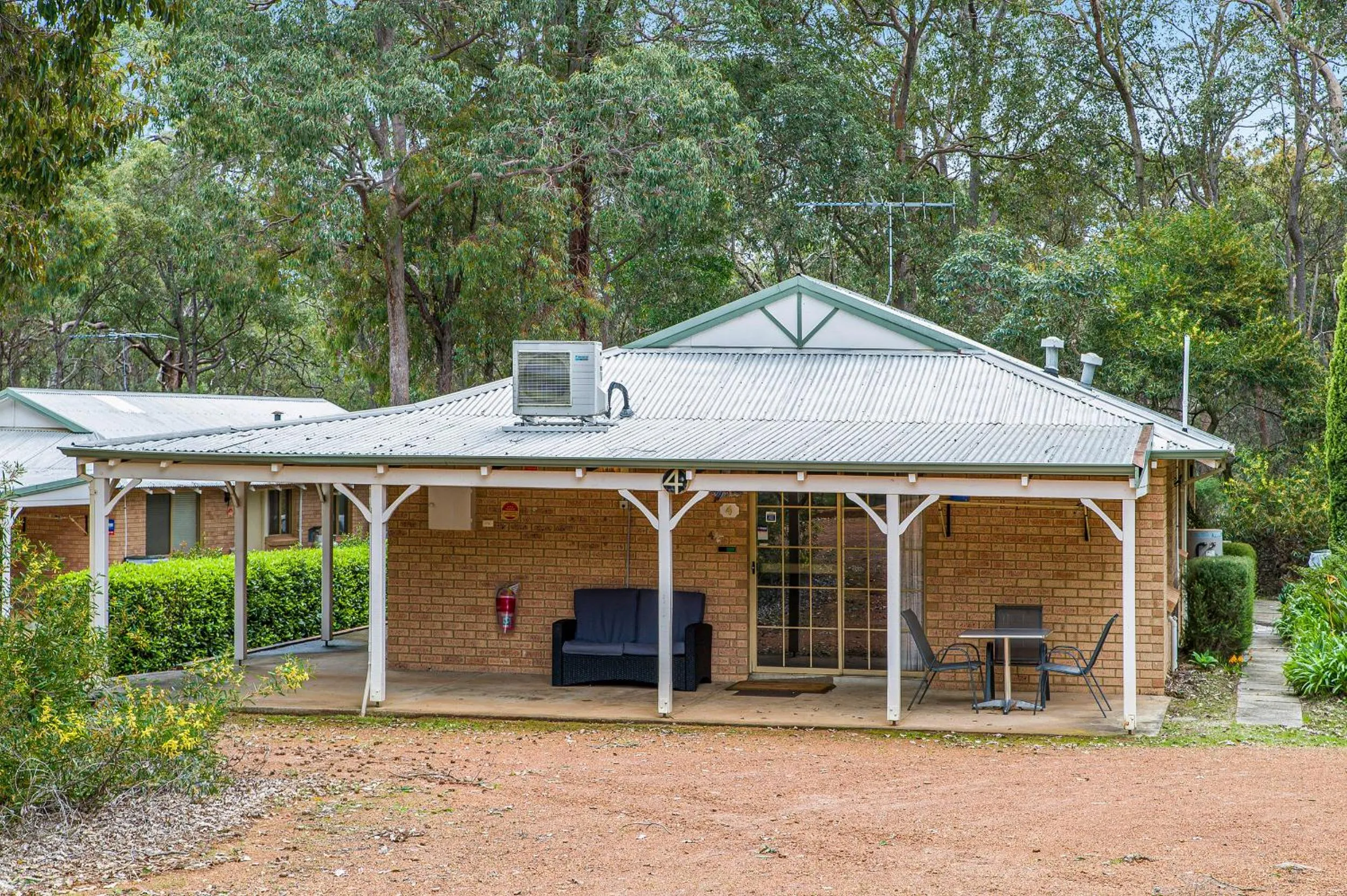 Property building in Travellers Rest Motel
