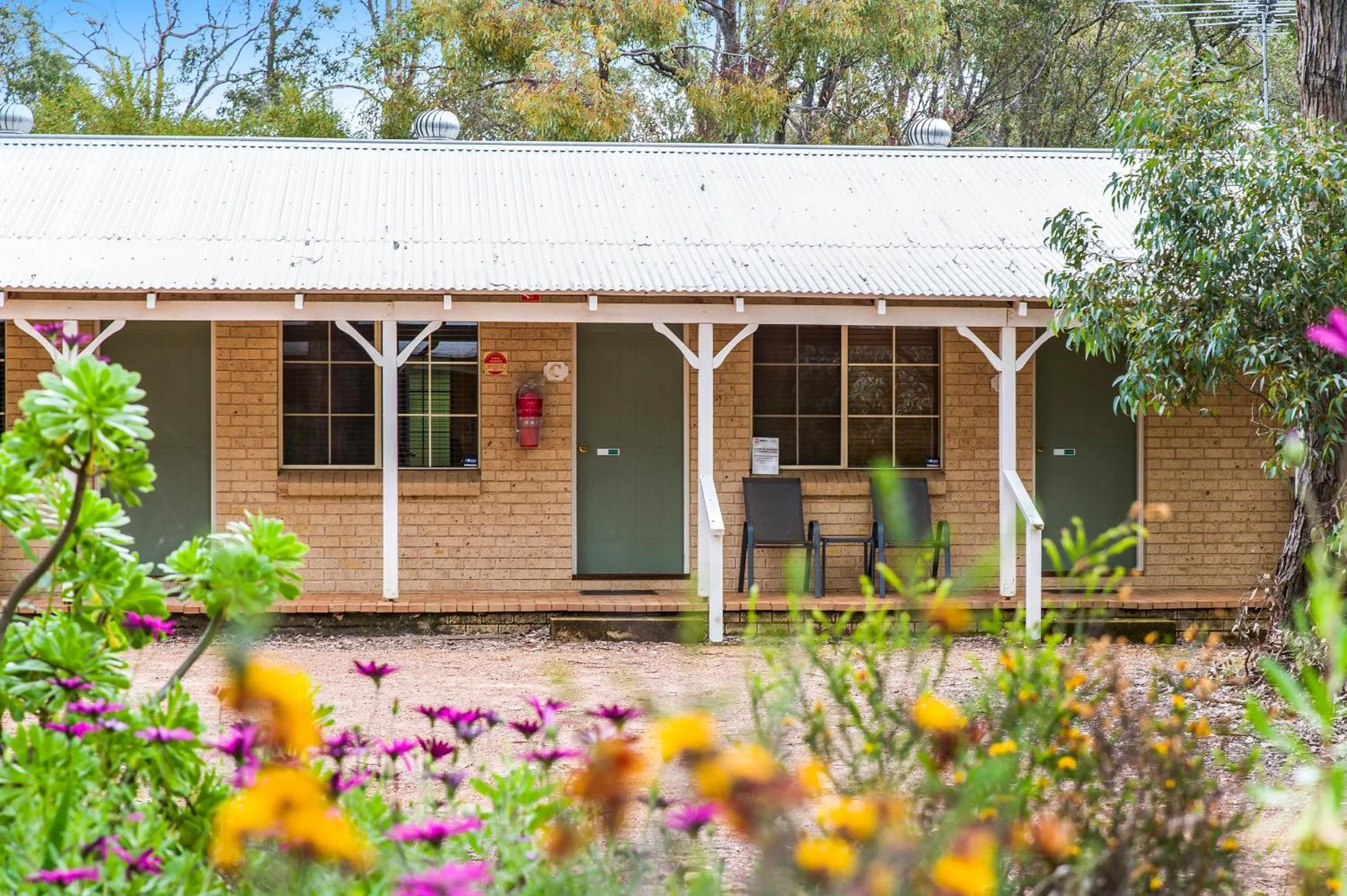 Property building in Travellers Rest Motel