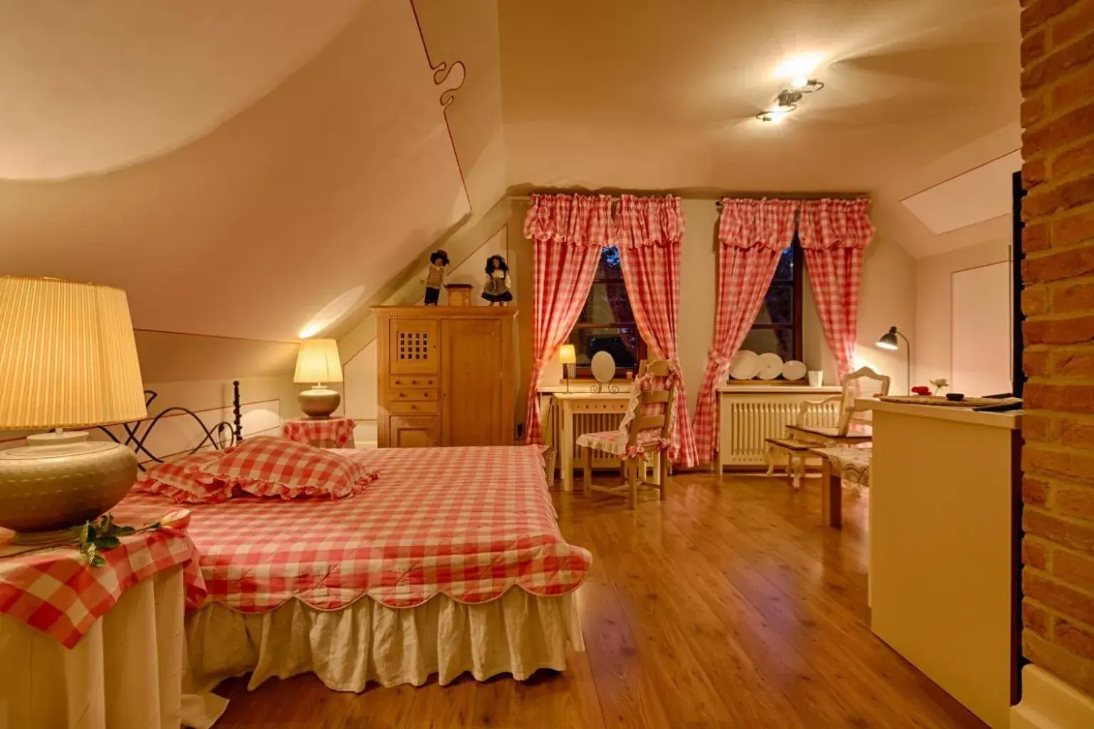 Double Room with Private Bathroom - single occupancy in Villa Rosa Double Room with Private Bathroom - single occupancy in Villa Rosa