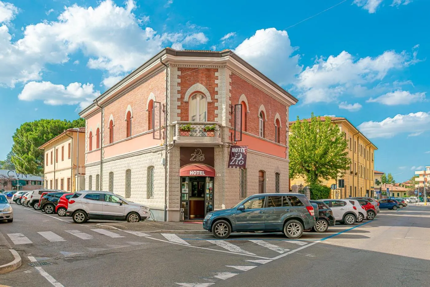Property building in Hotel Ziò Imola