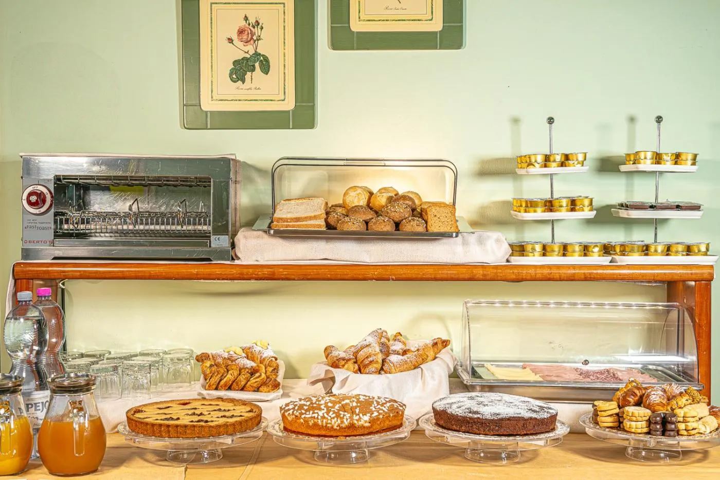 Food and drinks in Hotel Ziò Imola