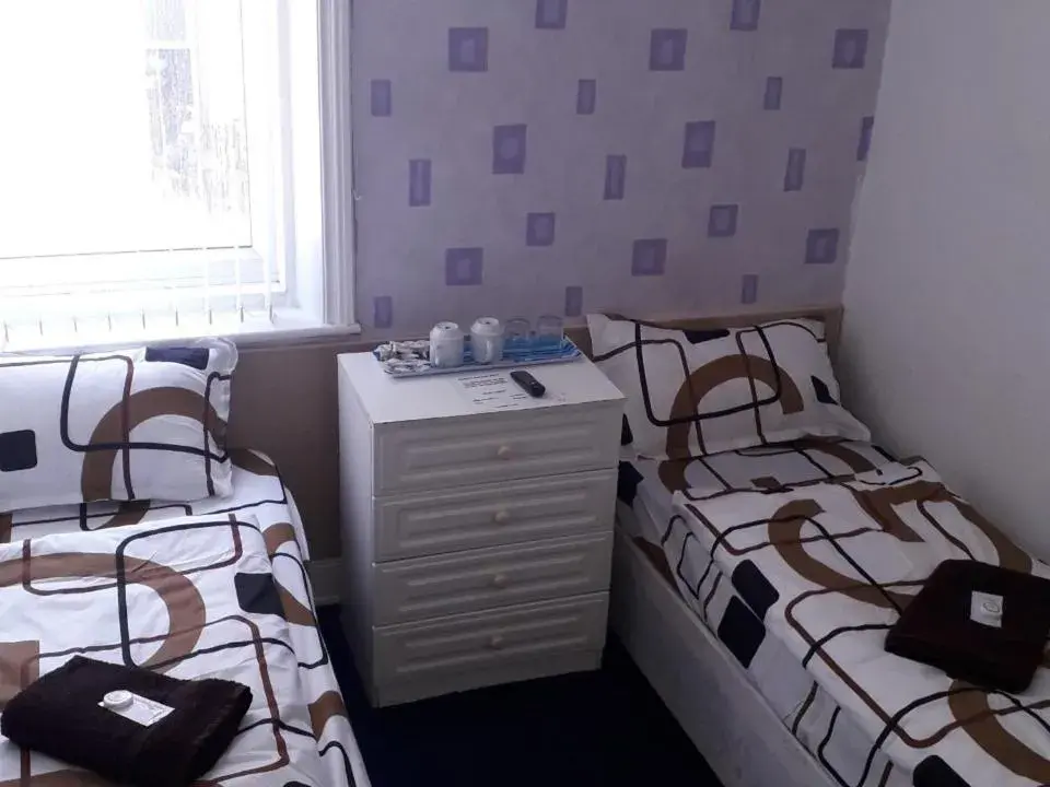 Bedroom, Bed in Belroy Hotel Bedroom, Bed in Belroy Hotel