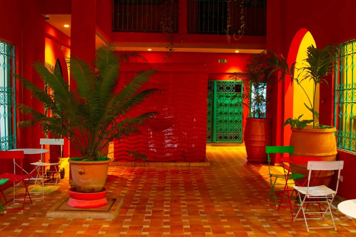 Inner courtyard view in Hôtel La Villa Racine