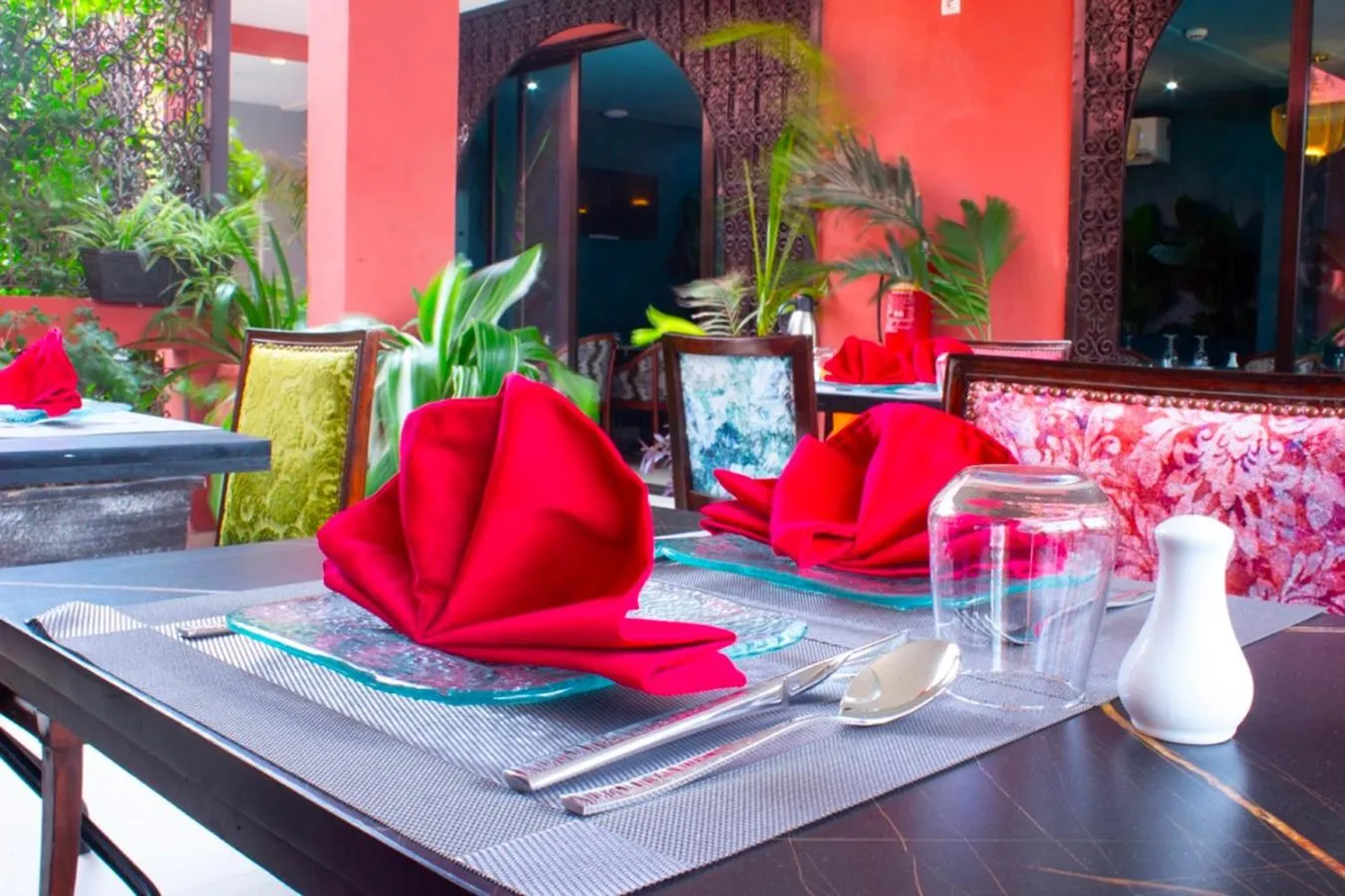 Restaurant/places to eat in Hôtel La Villa Racine