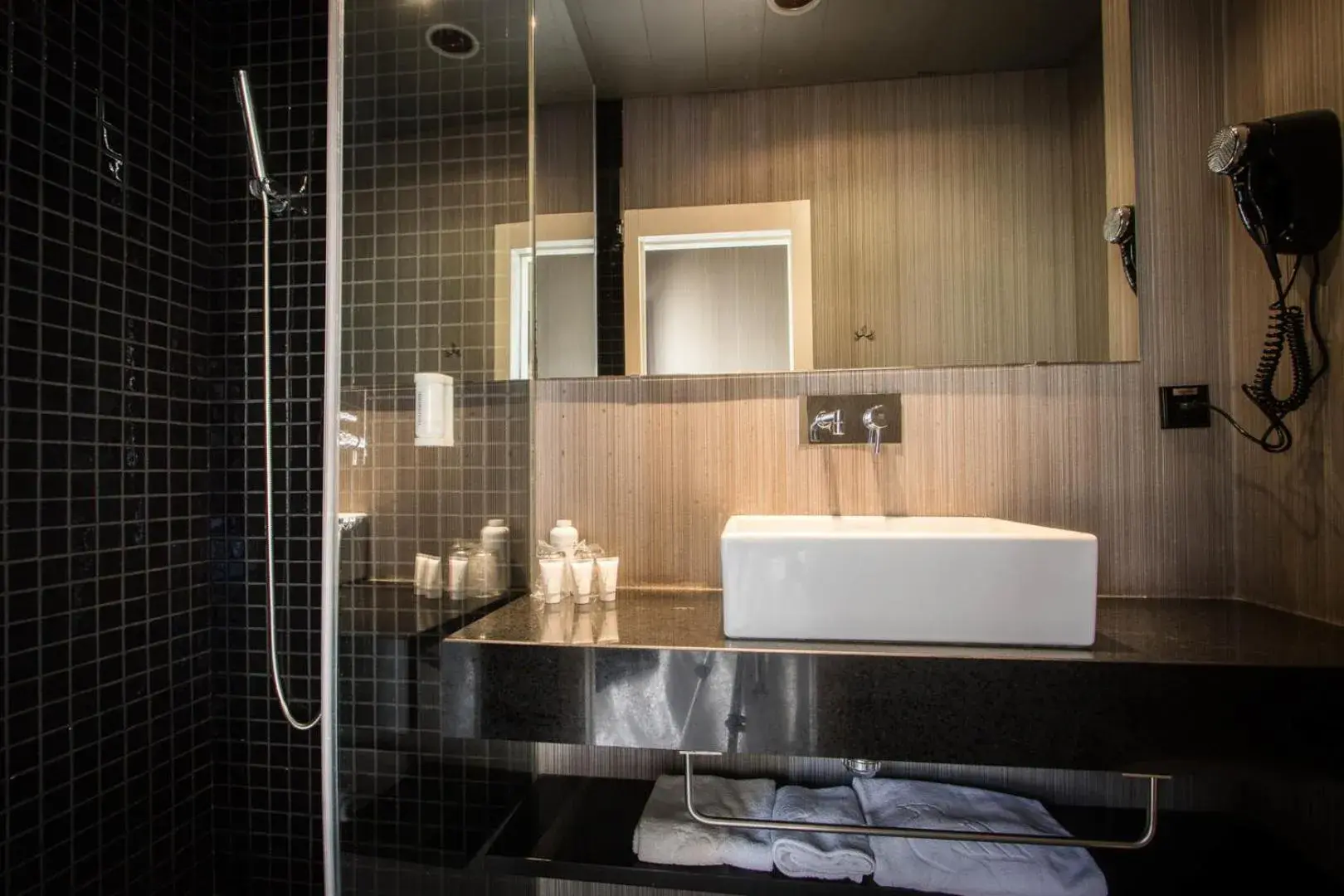 Double Room in Cosy Rooms Embajador Double Room in Cosy Rooms Embajador