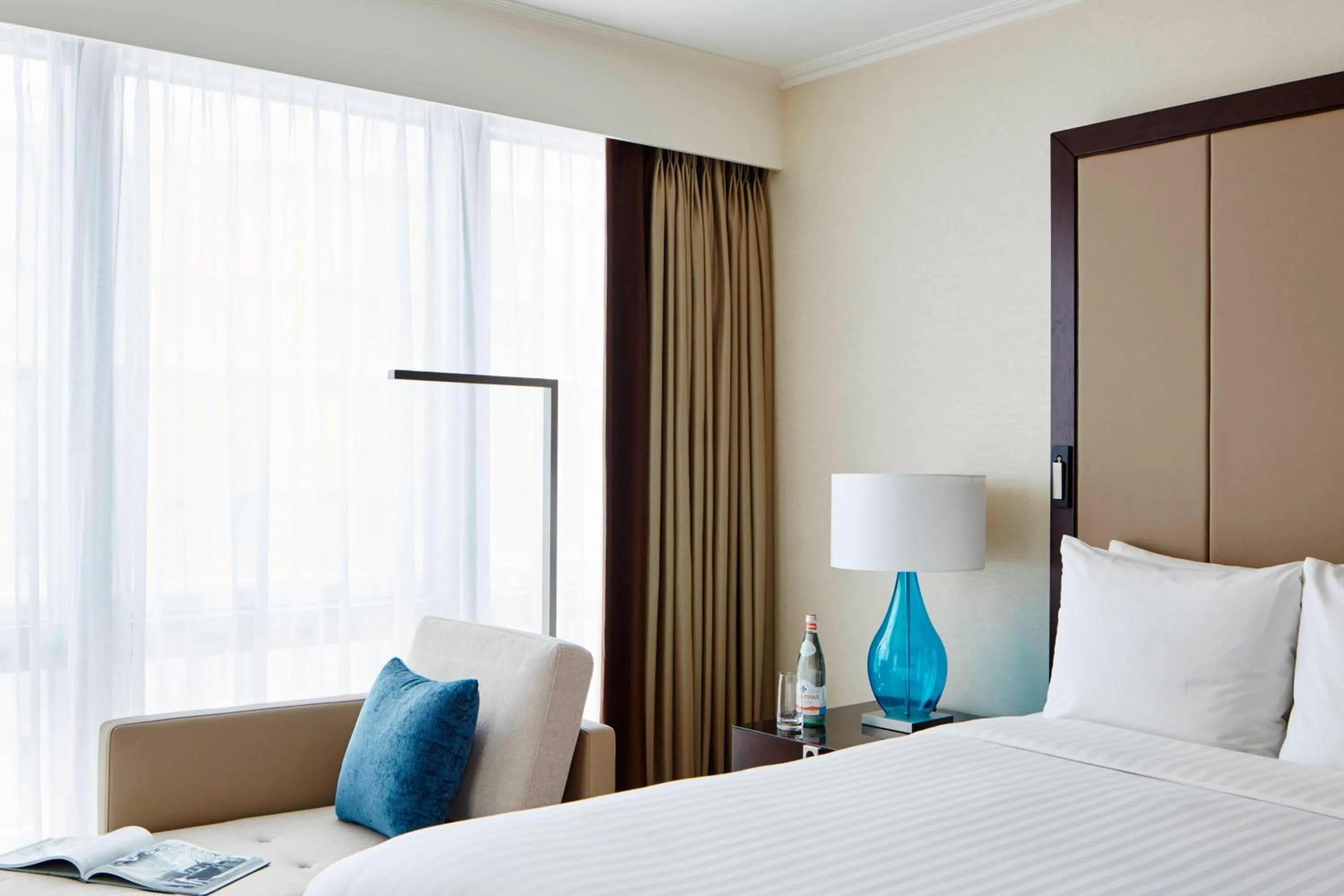 Photo of the whole room, Bed in London Marriott Hotel Canary Wharf