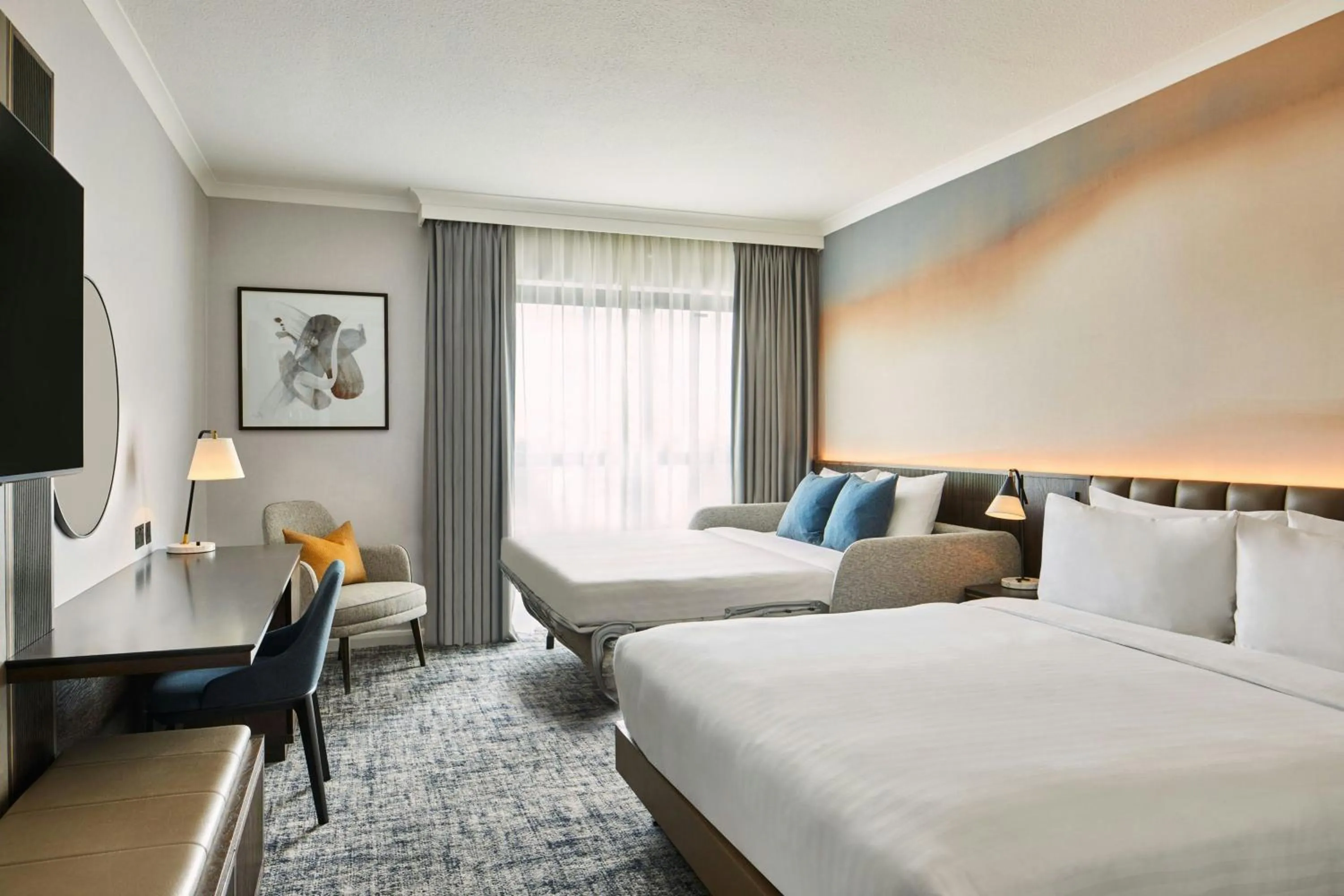 Photo of the whole room, Bed in London Marriott Hotel Marble Arch