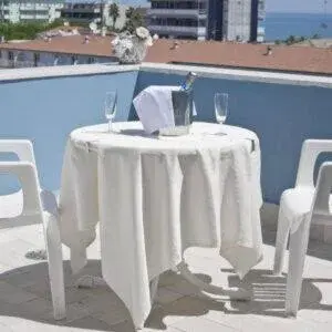 Standard Double or Twin Room in Hotel President Standard Double or Twin Room in Hotel President