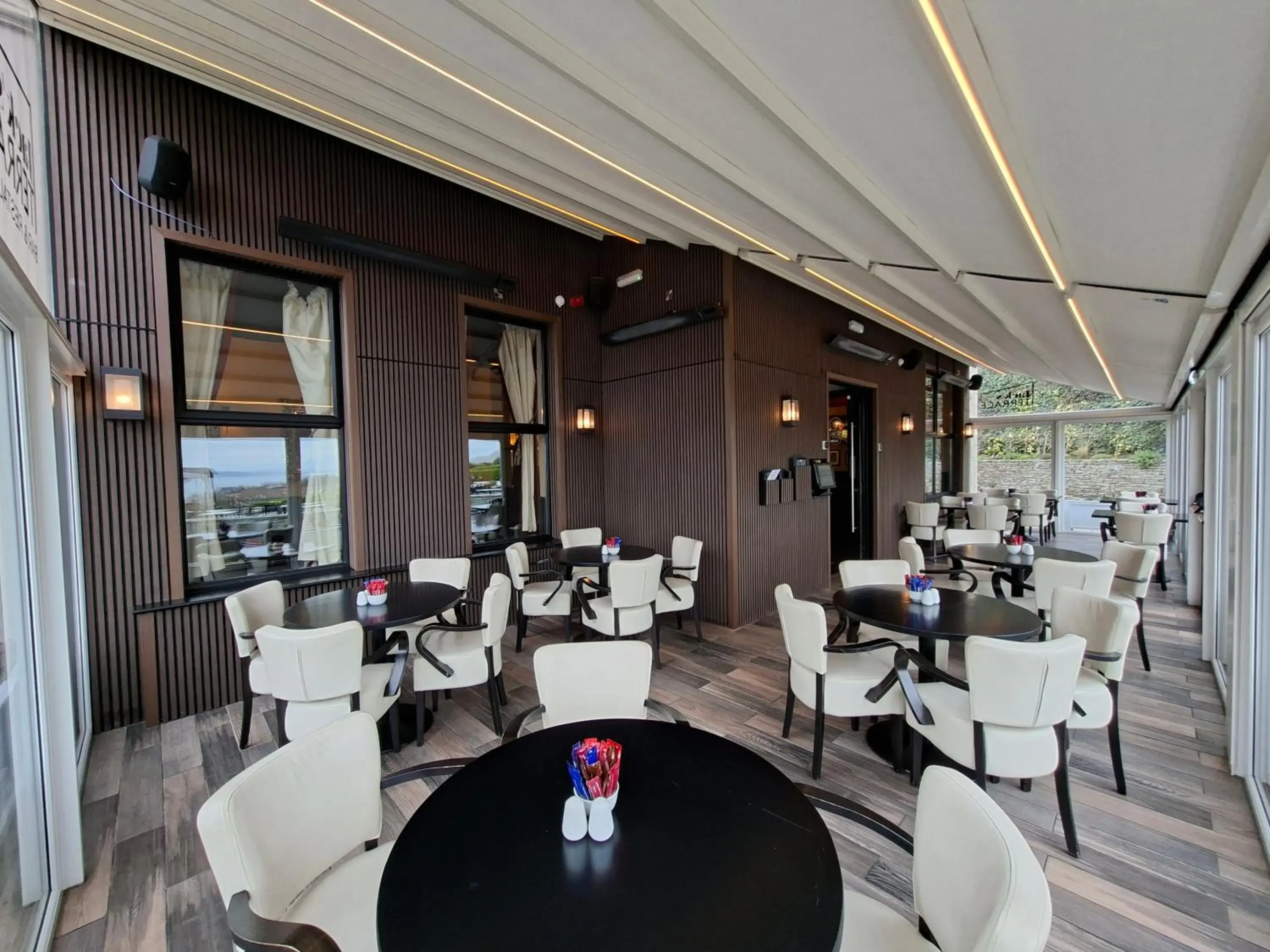 Restaurant/places to eat in Ballyliffin Lodge & Spa Restaurant/places to eat in Ballyliffin Lodge & Spa