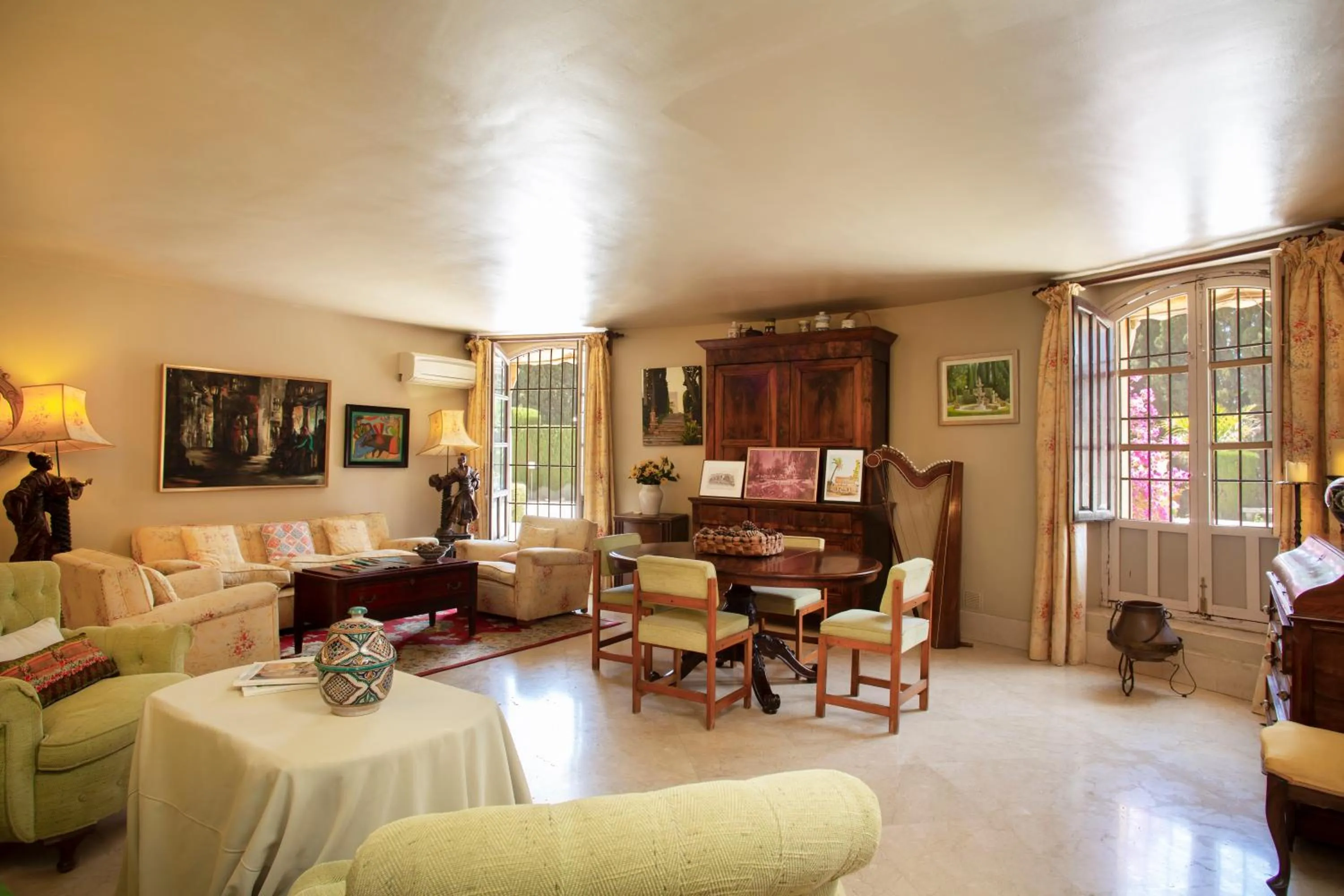 Living room in Casa de los Bates