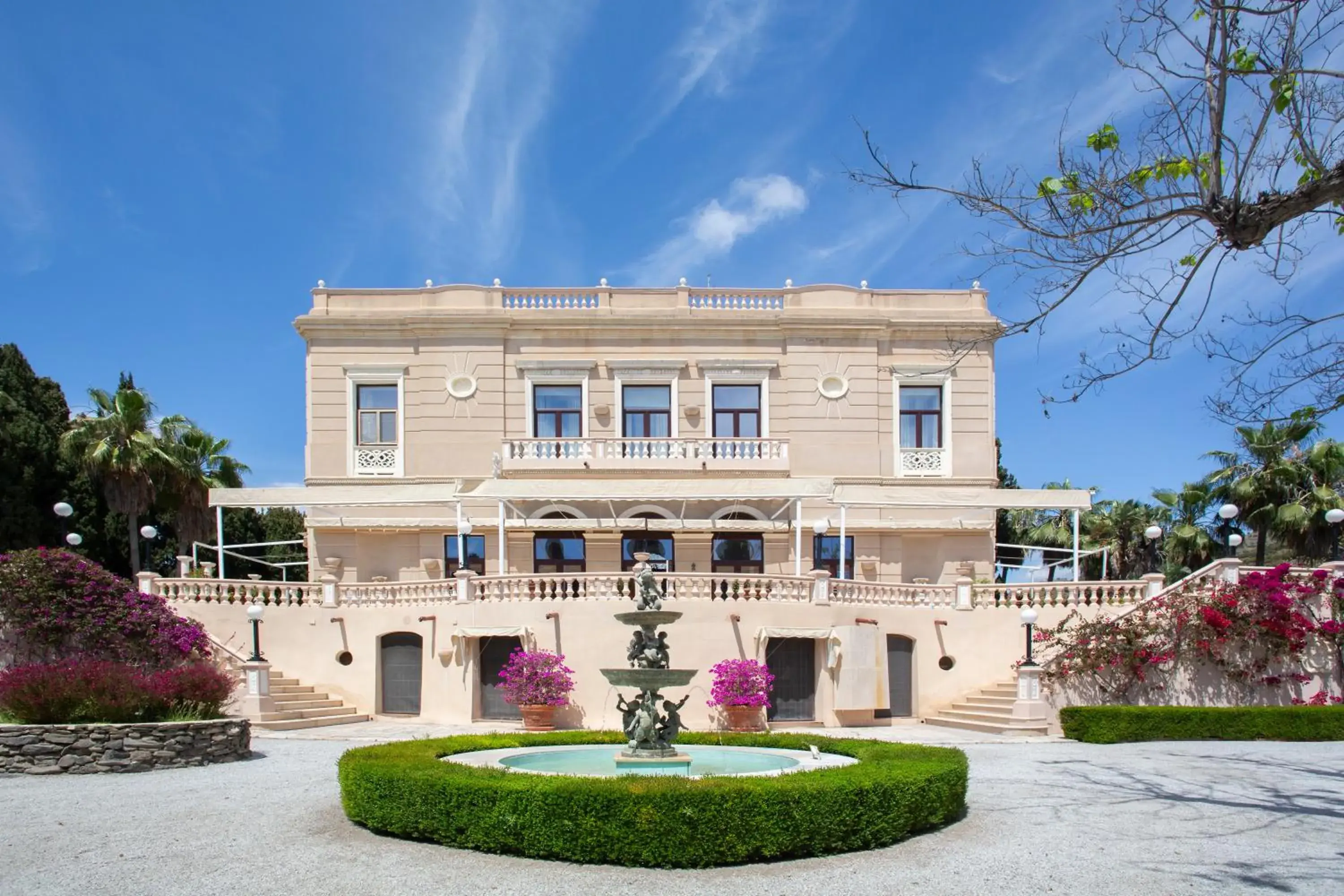 Property building in Casa de los Bates Property building in Casa de los Bates