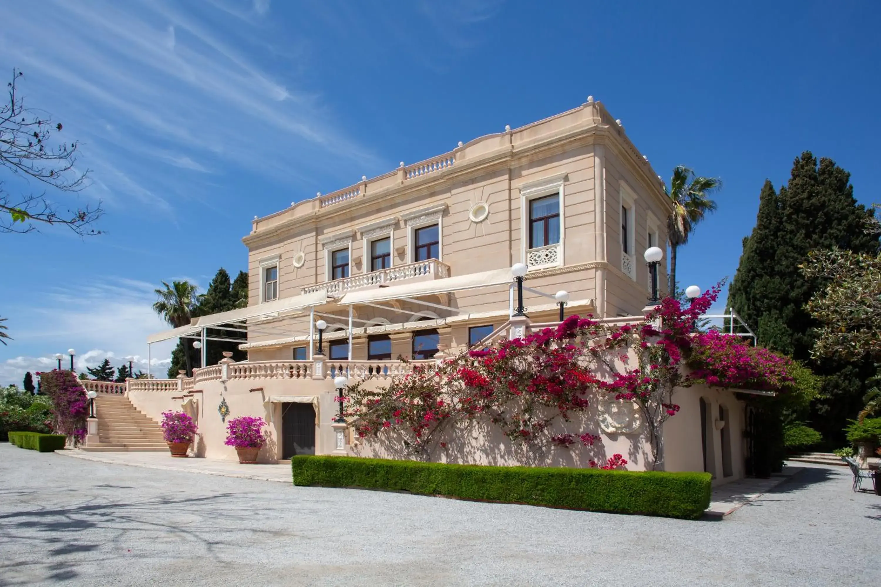 Property building in Casa de los Bates Property building in Casa de los Bates