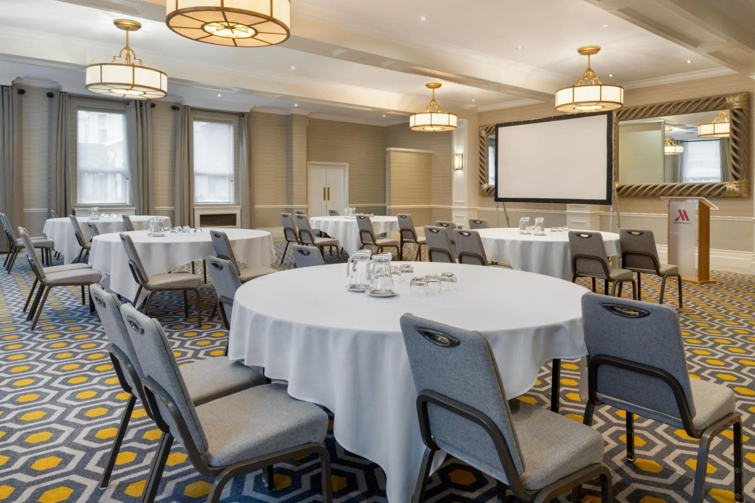 Lounge or bar in Bournemouth Highcliff Marriott Hotel