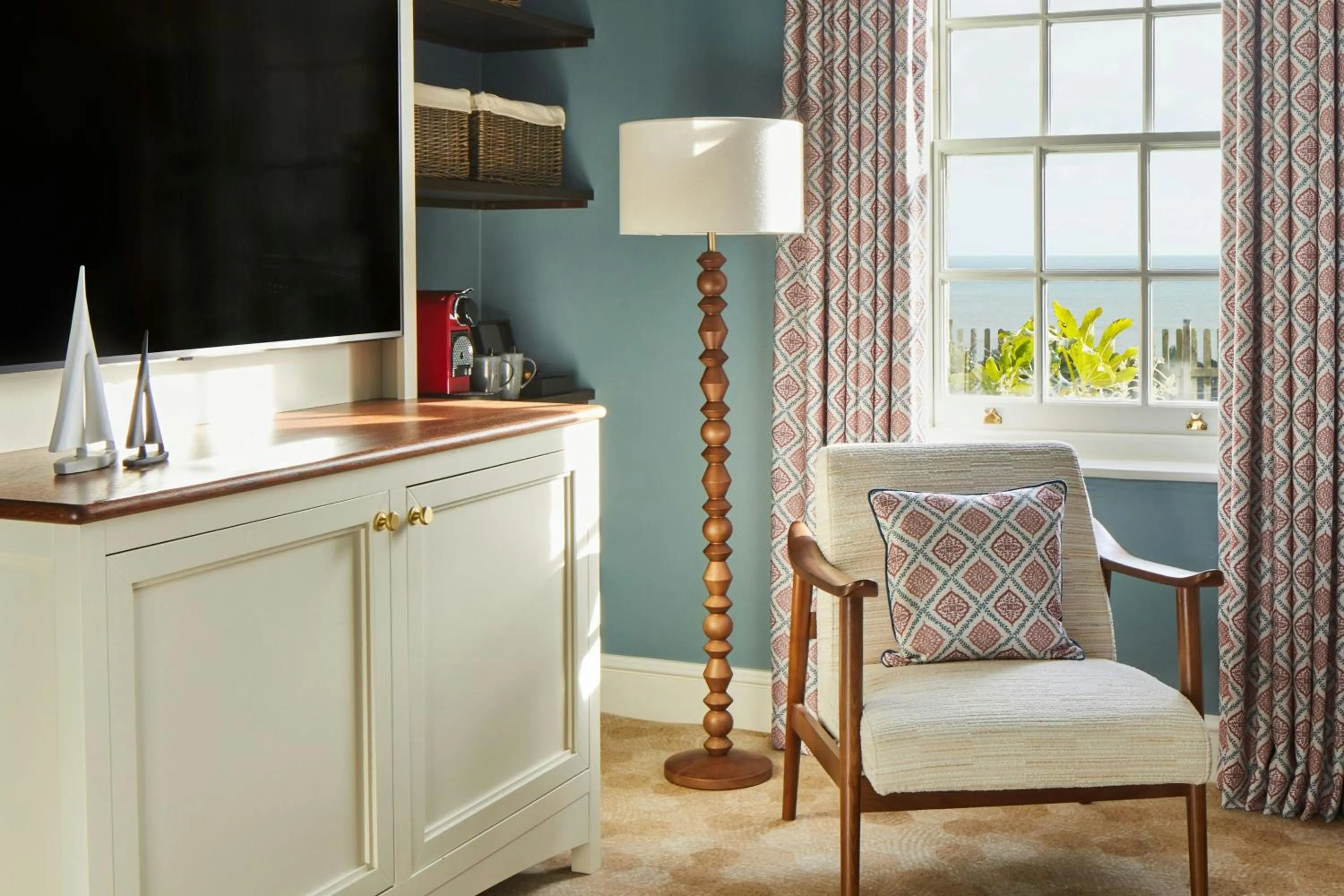 Photo of the whole room in Bournemouth Highcliff Marriott Hotel