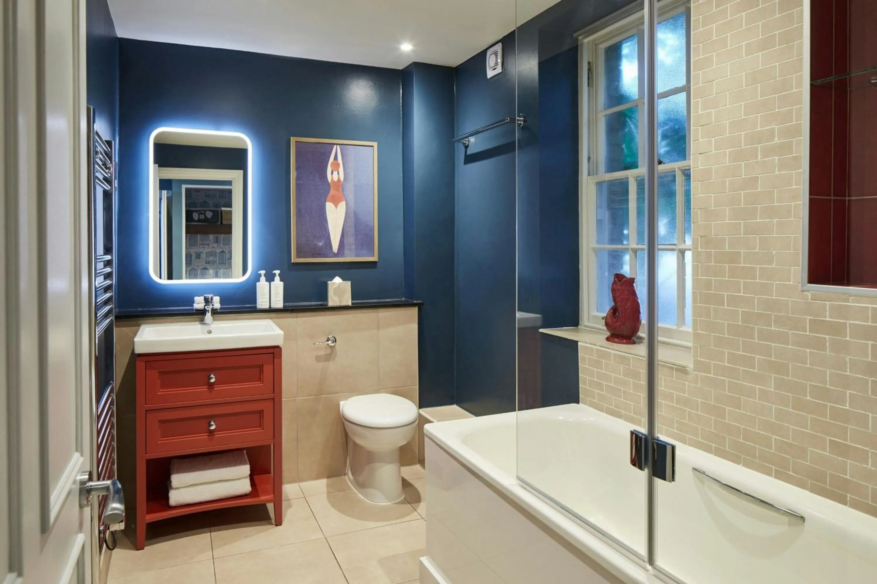 Bathroom in Bournemouth Highcliff Marriott Hotel