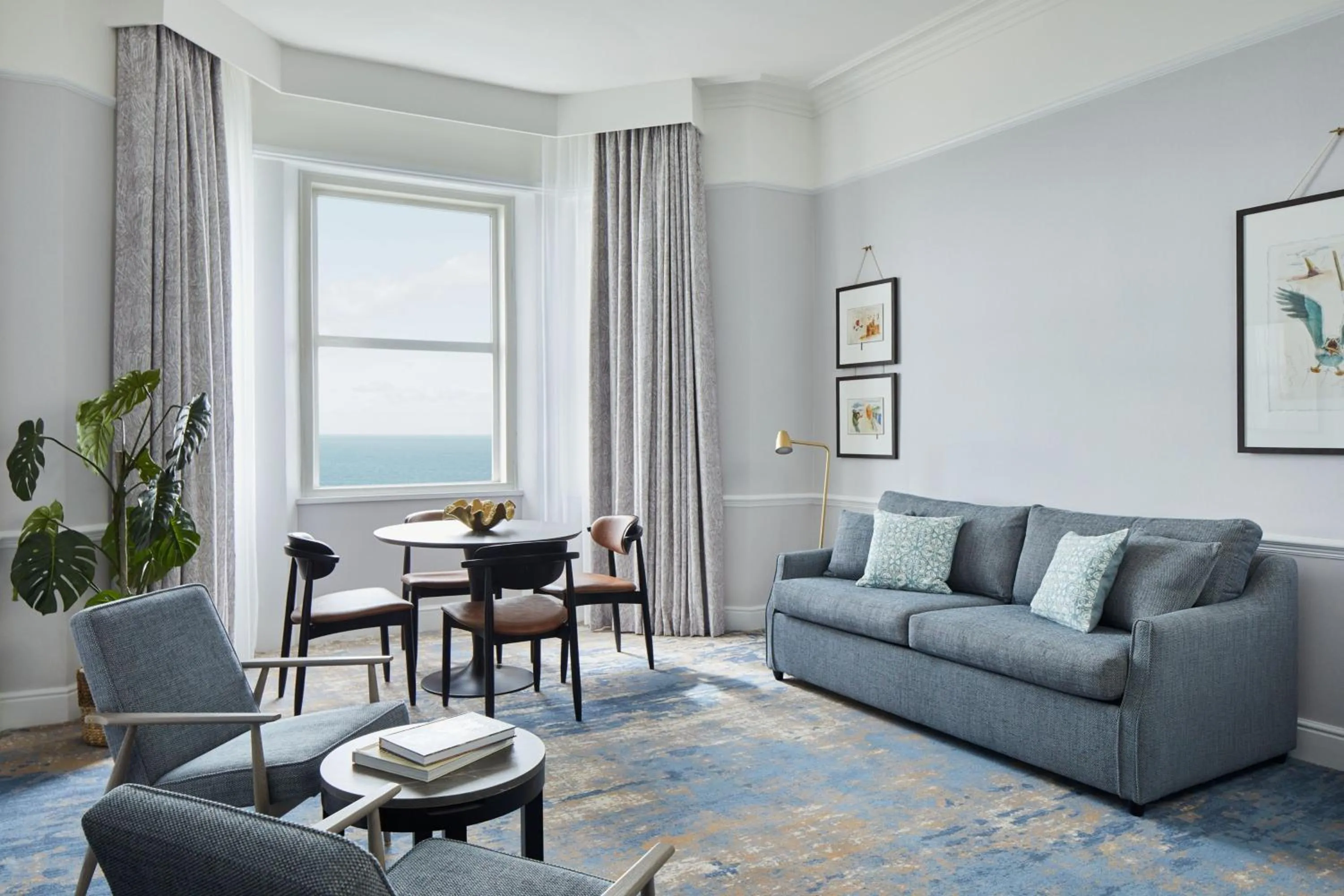 Living room in Bournemouth Highcliff Marriott Hotel