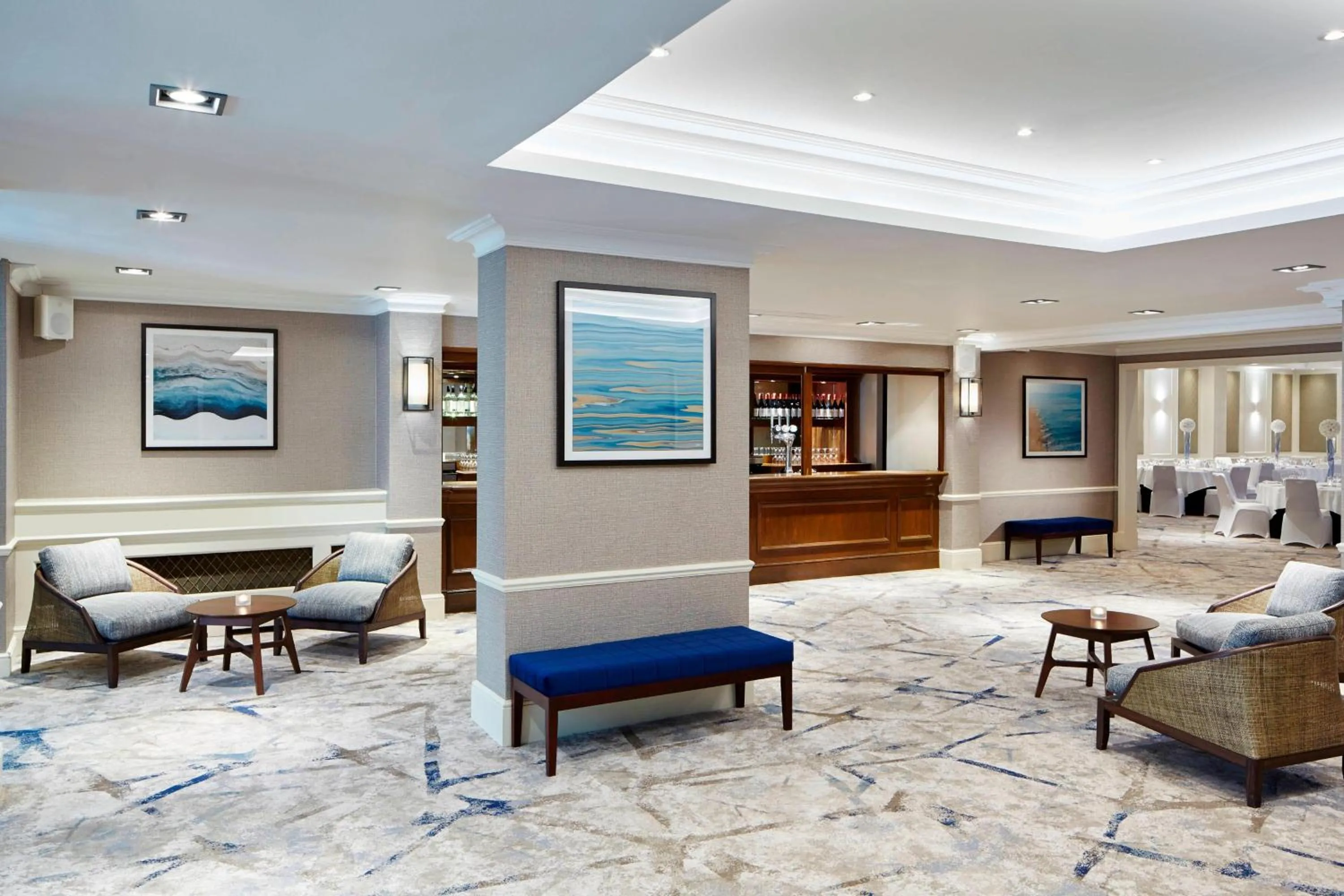Lounge or bar in Bournemouth Highcliff Marriott Hotel