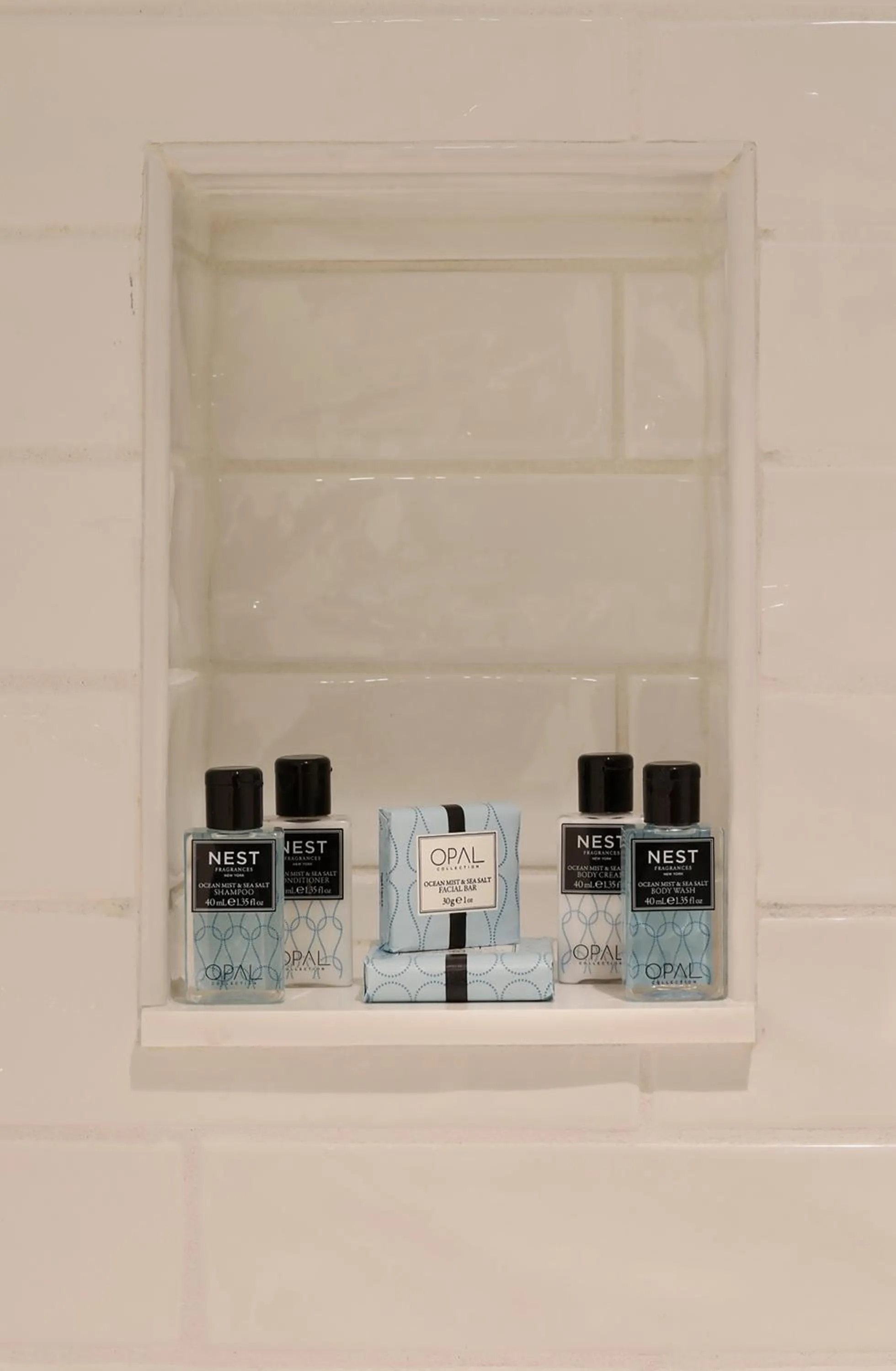 Bathroom in Belleview Inn