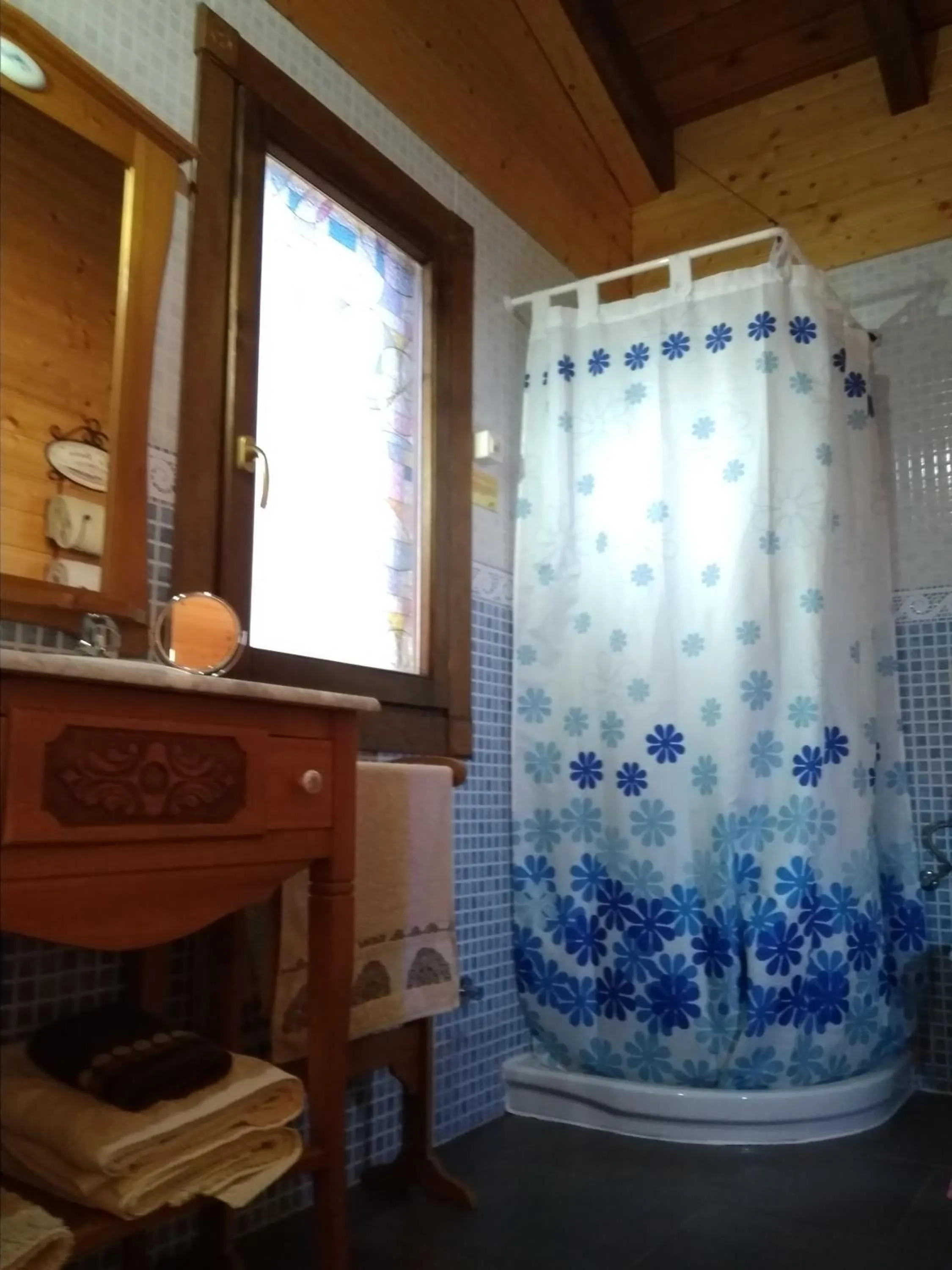 Shower in Casa del Valle, Lodges