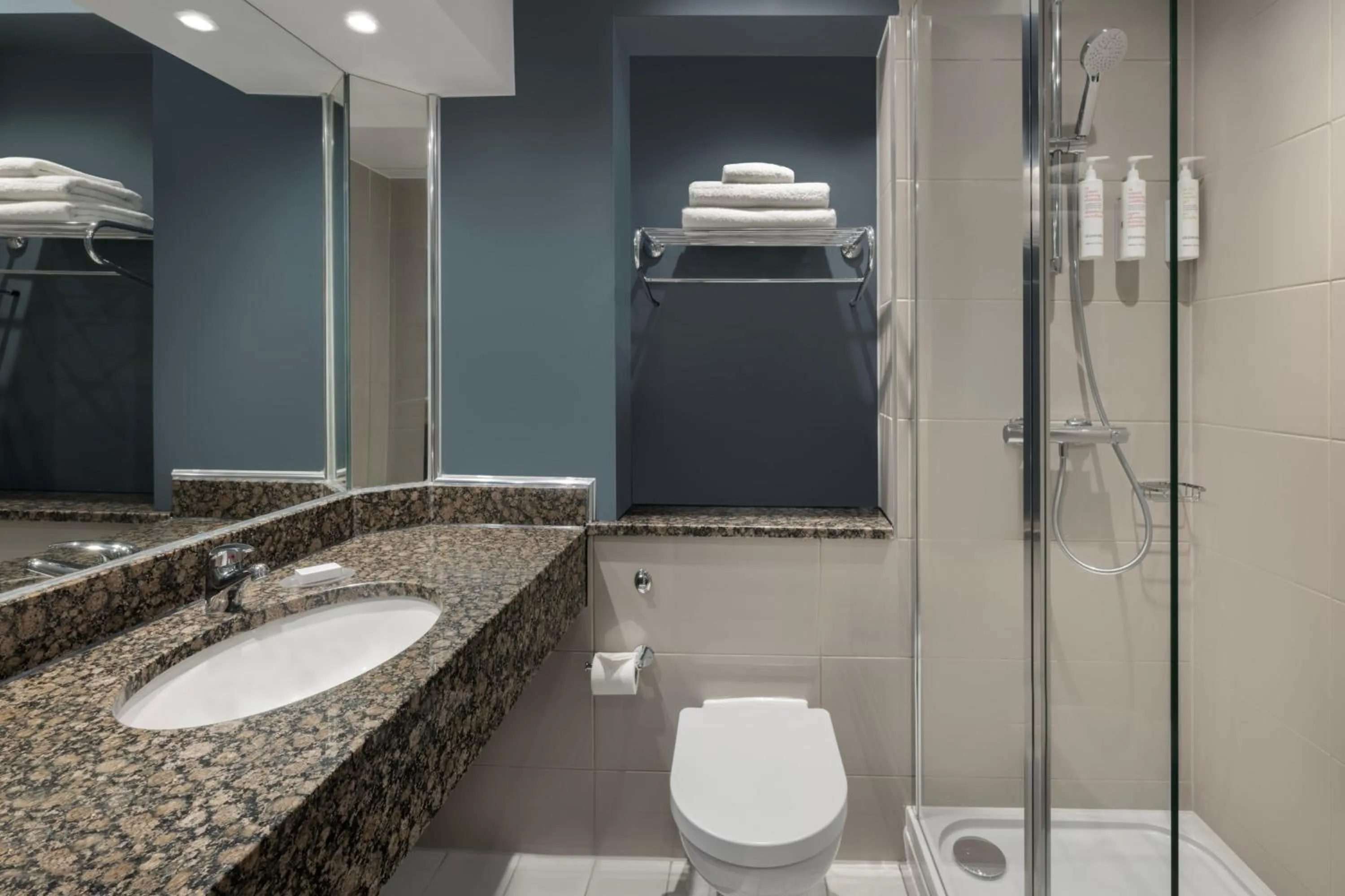 Bathroom in Delta Hotels by Marriott Bristol City Centre