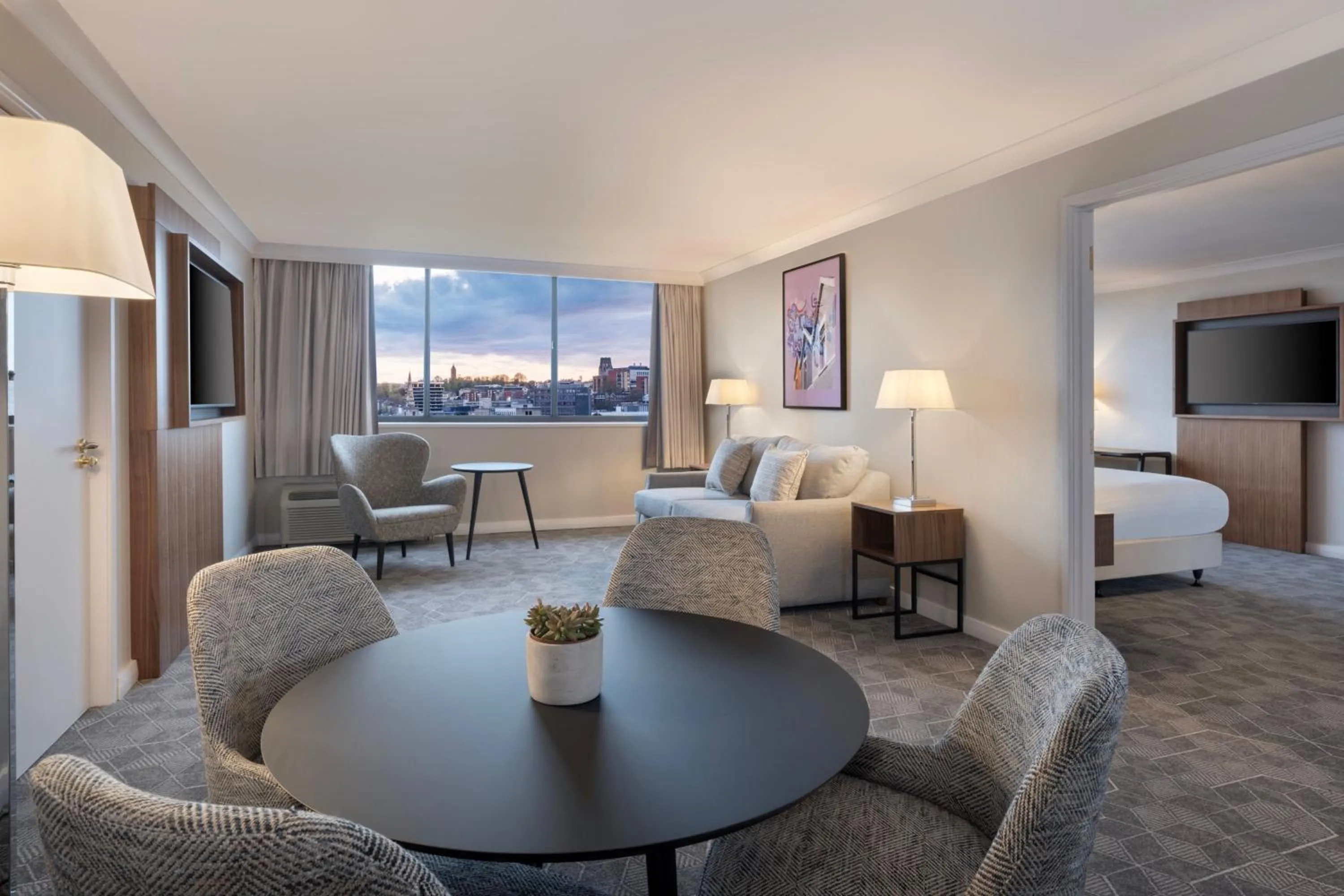 Living room in Delta Hotels by Marriott Bristol City Centre