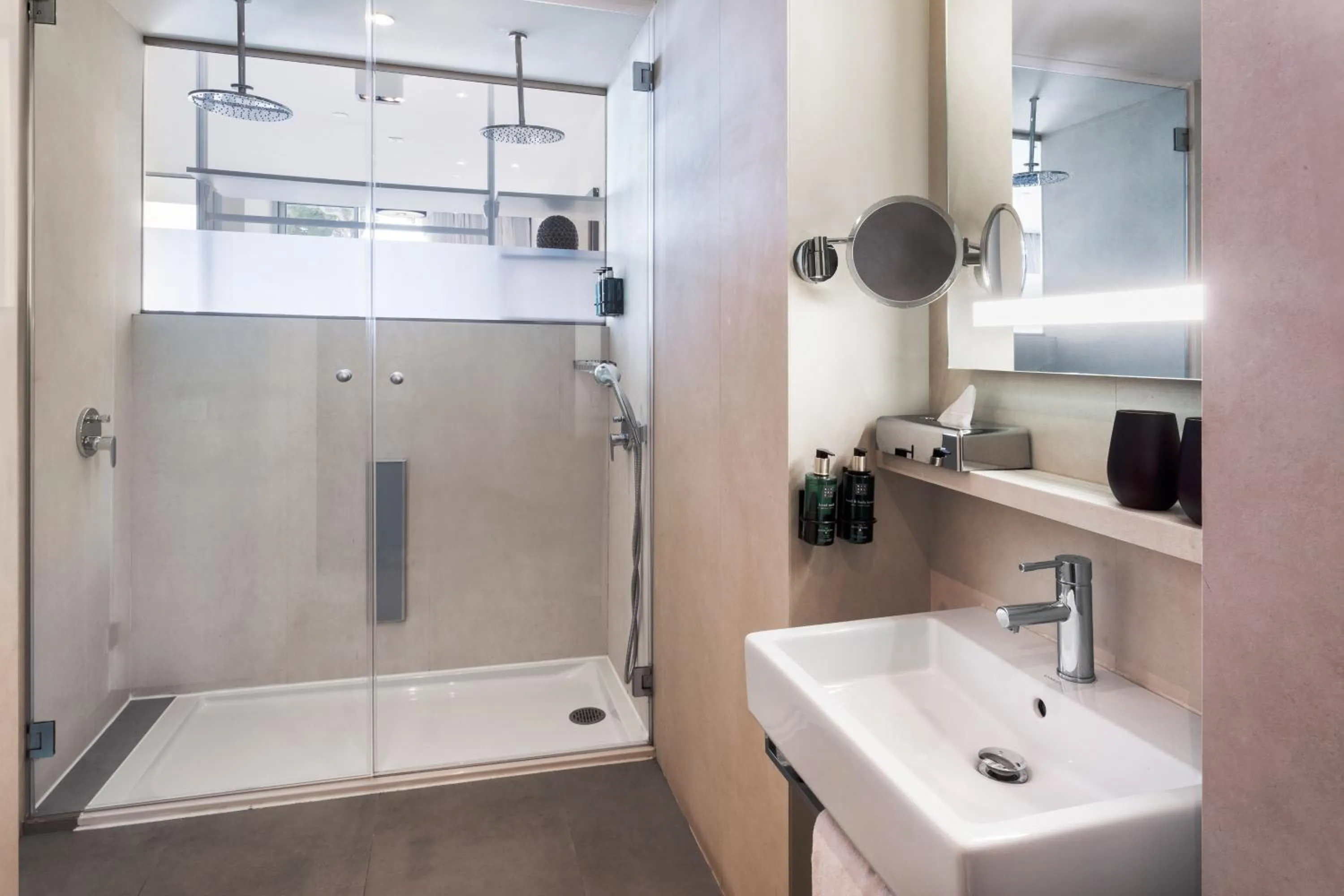 Bathroom in Meliá South Beach