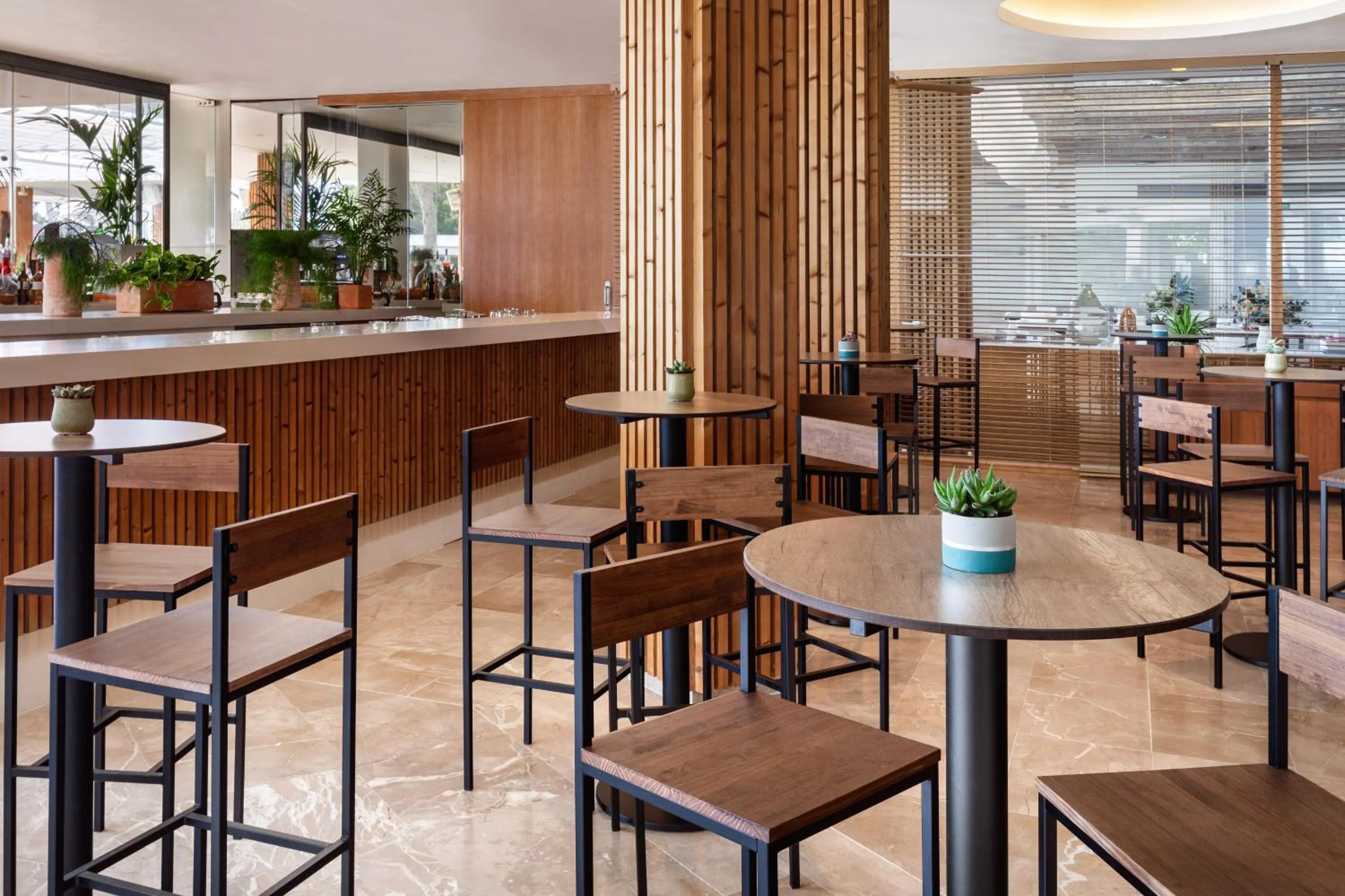 Lounge or bar in Meliá South Beach