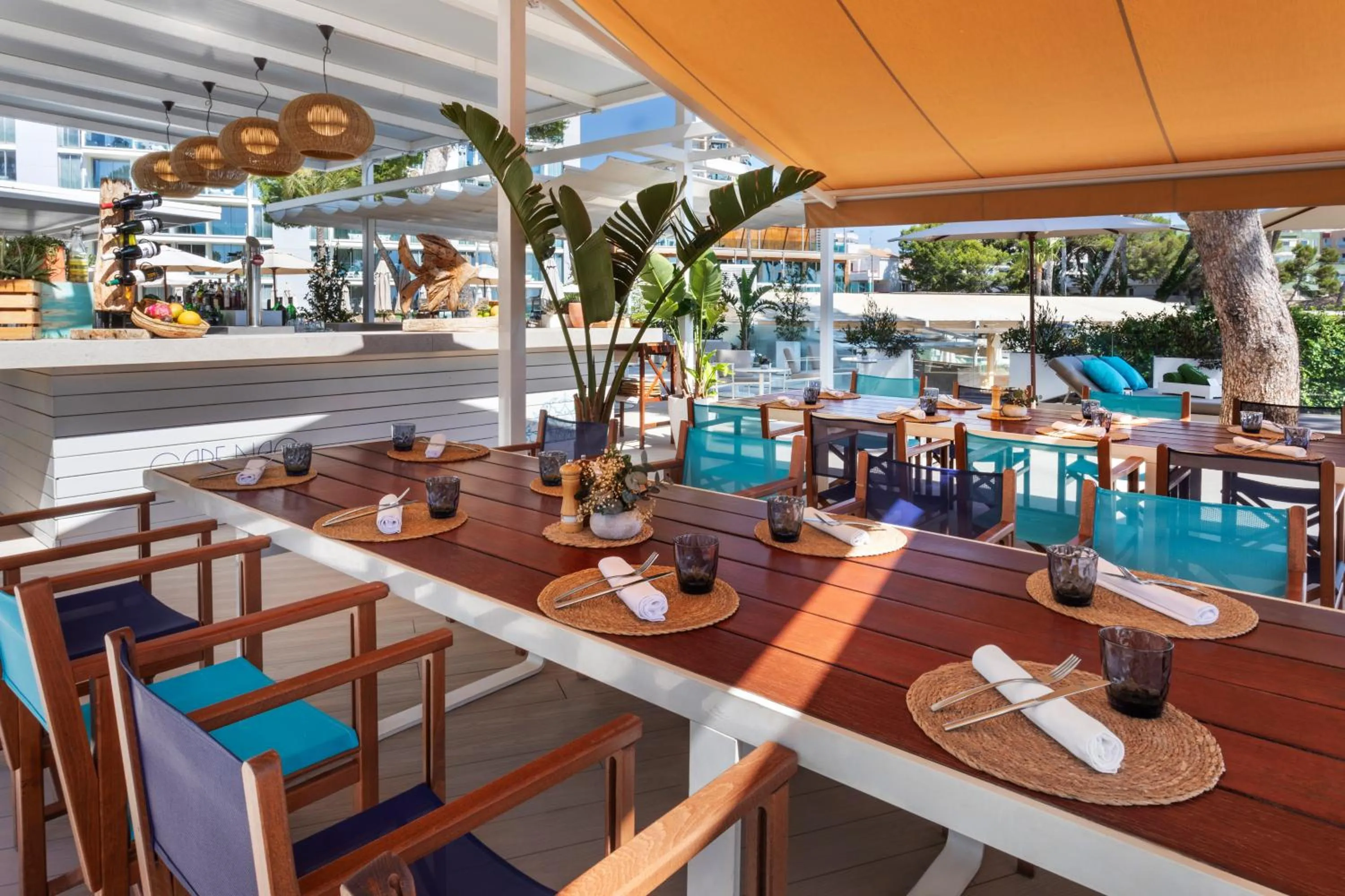 Restaurant/places to eat in Meliá South Beach