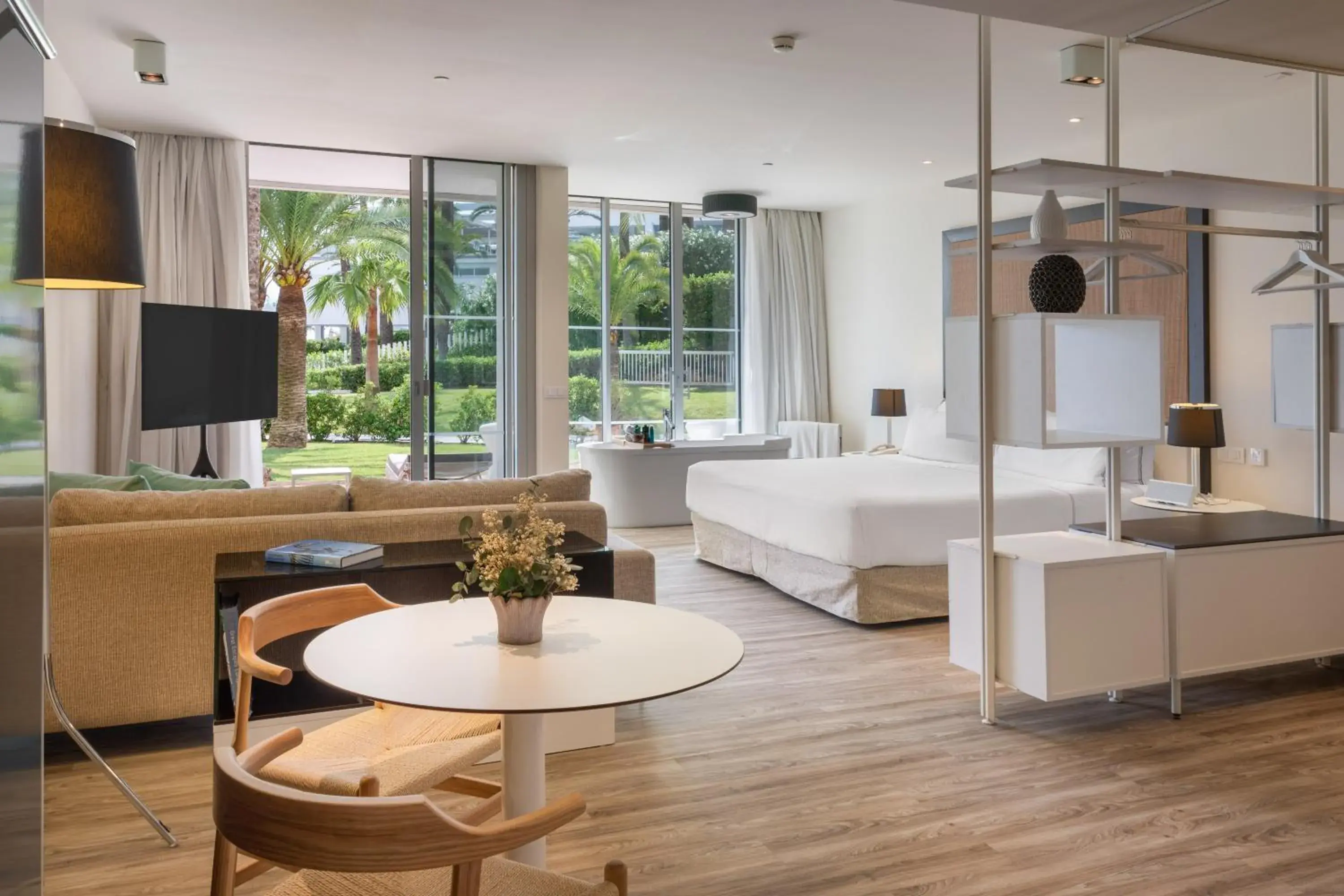 Bed in Meliá South Beach Bed in Meliá South Beach