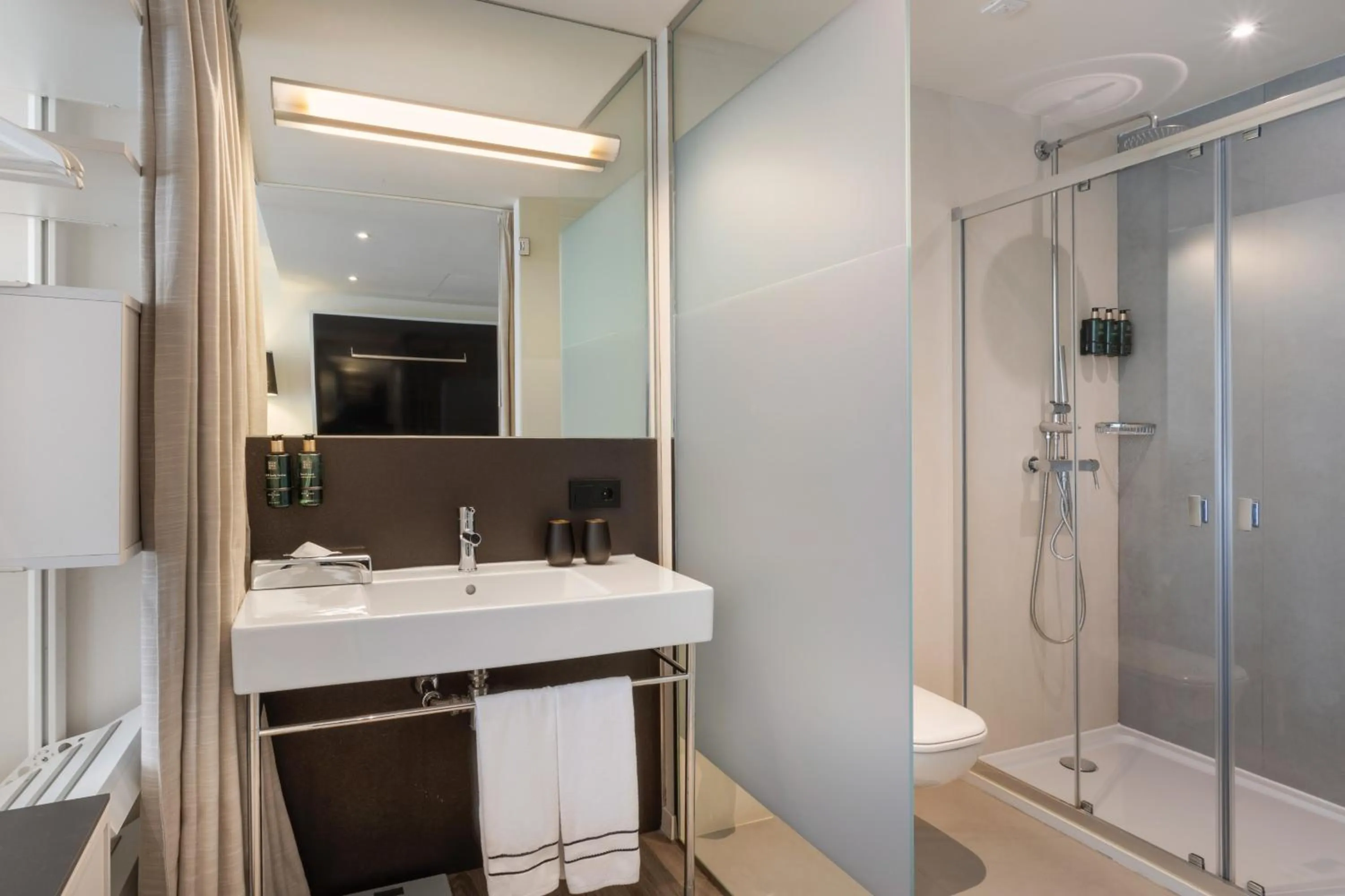 Shower in Meliá South Beach