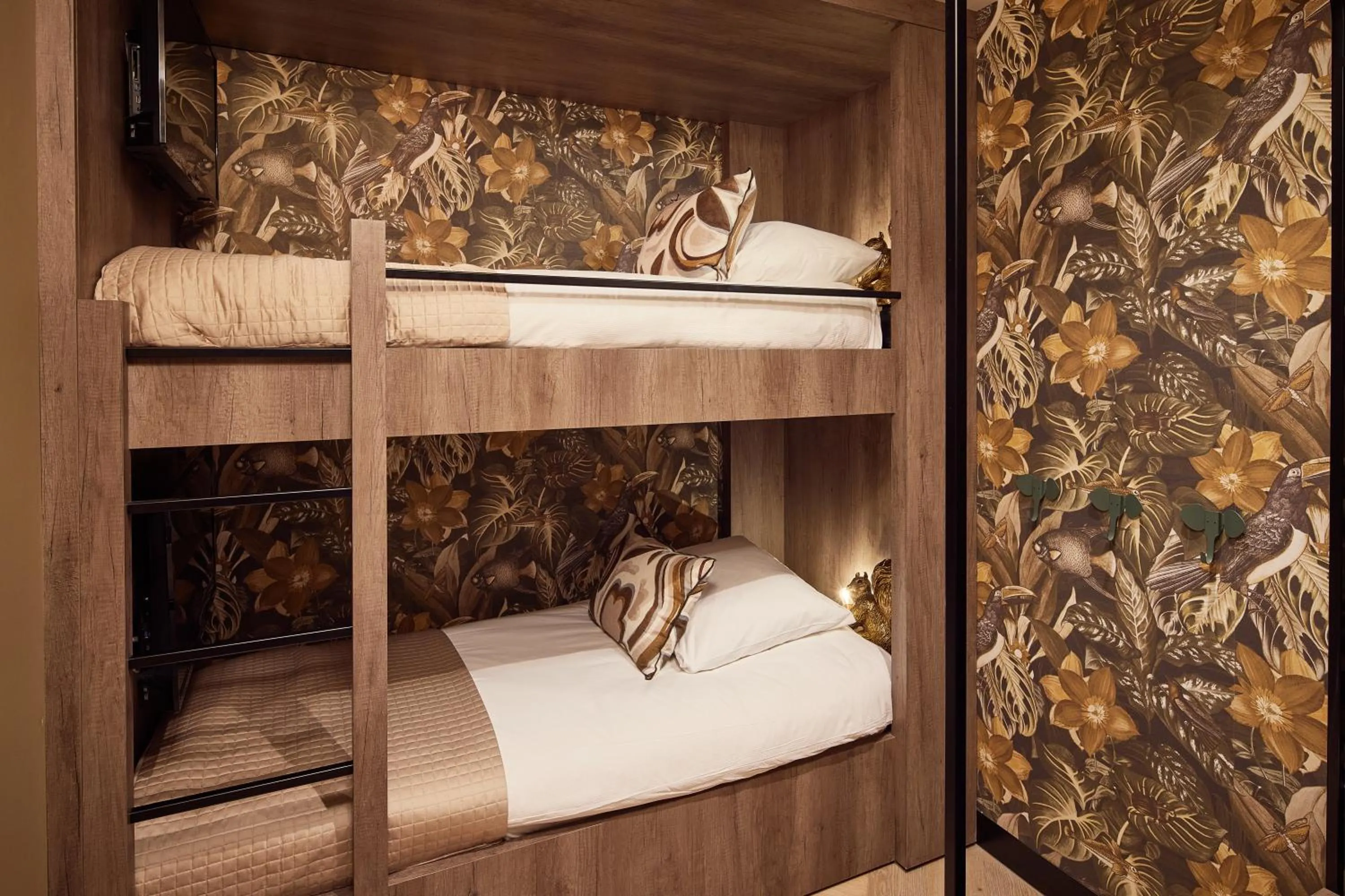 Bed in Van der Valk Hotel Groningen Zuidbroek