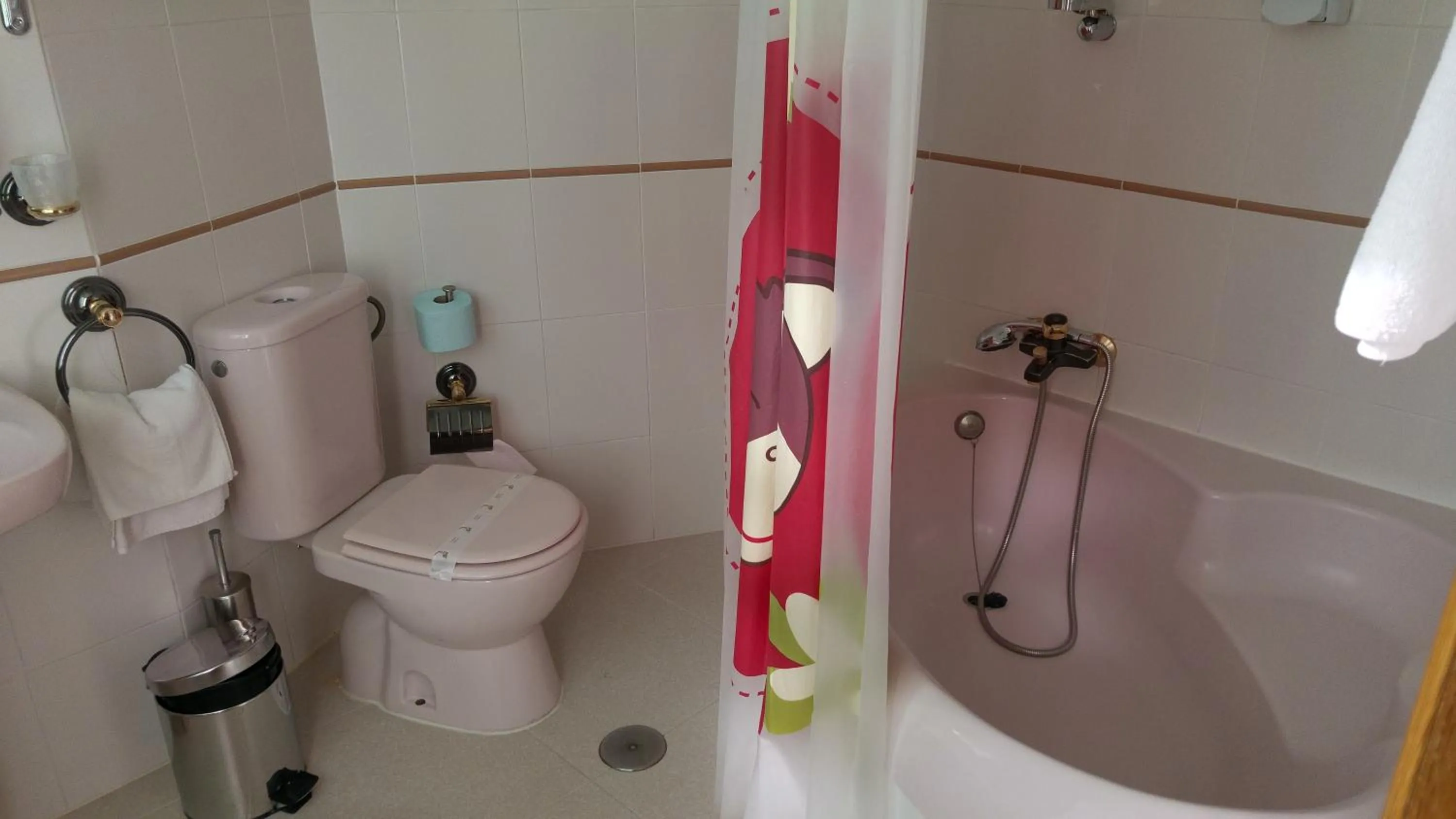 Shower in Hotel Cabañas