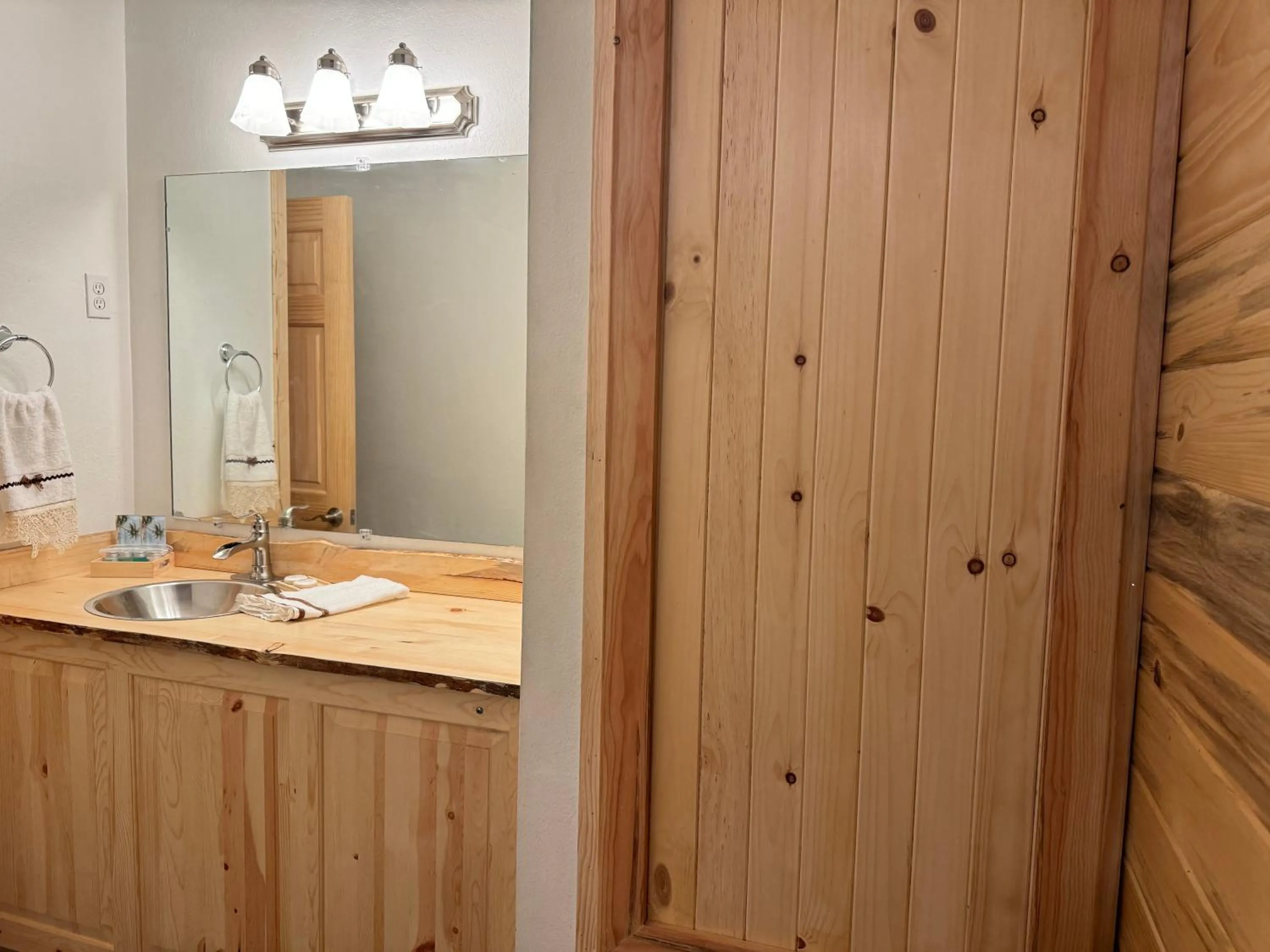 Kootenai Valley Motel