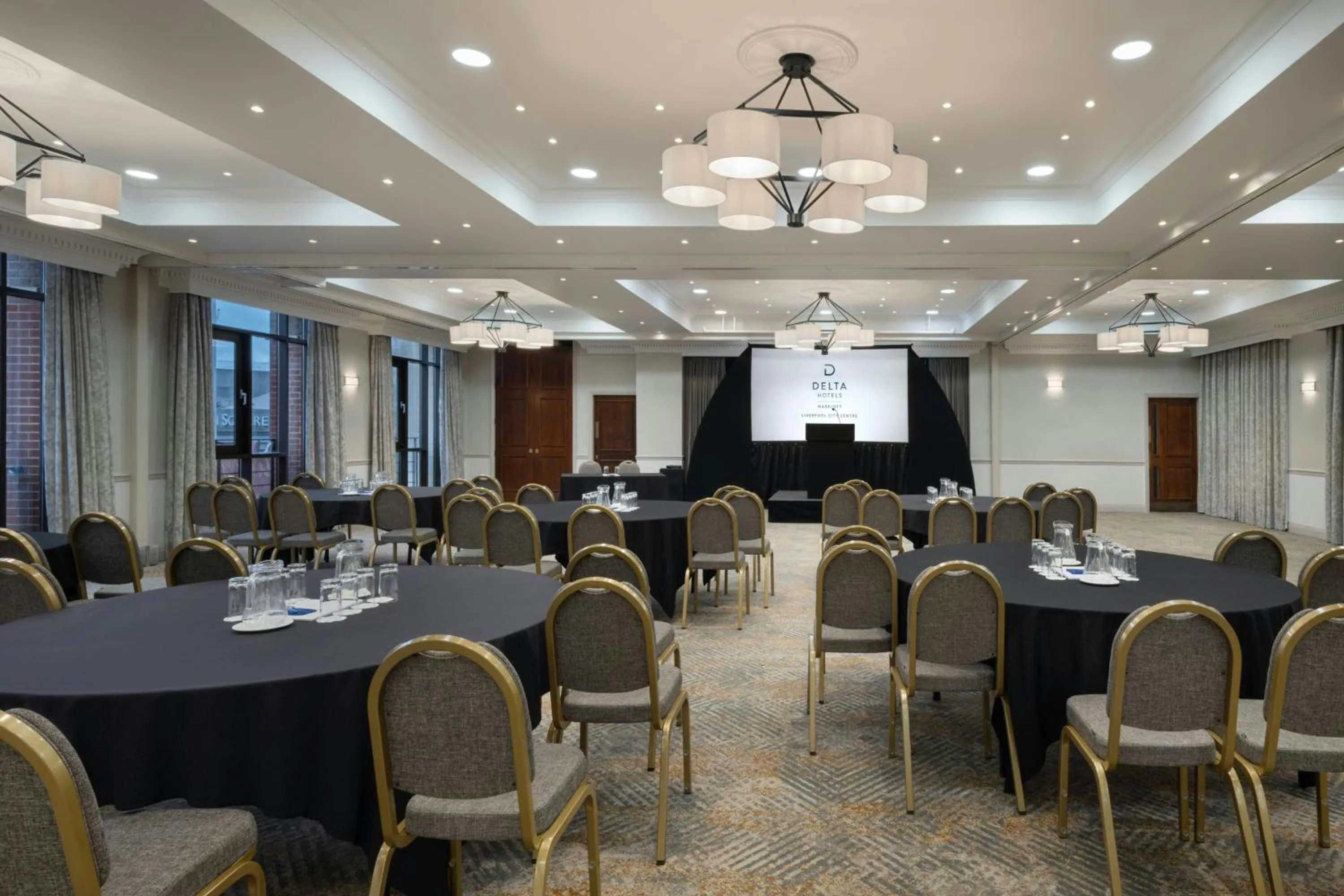 Lounge or bar in Delta Hotels by Marriott Liverpool City Centre