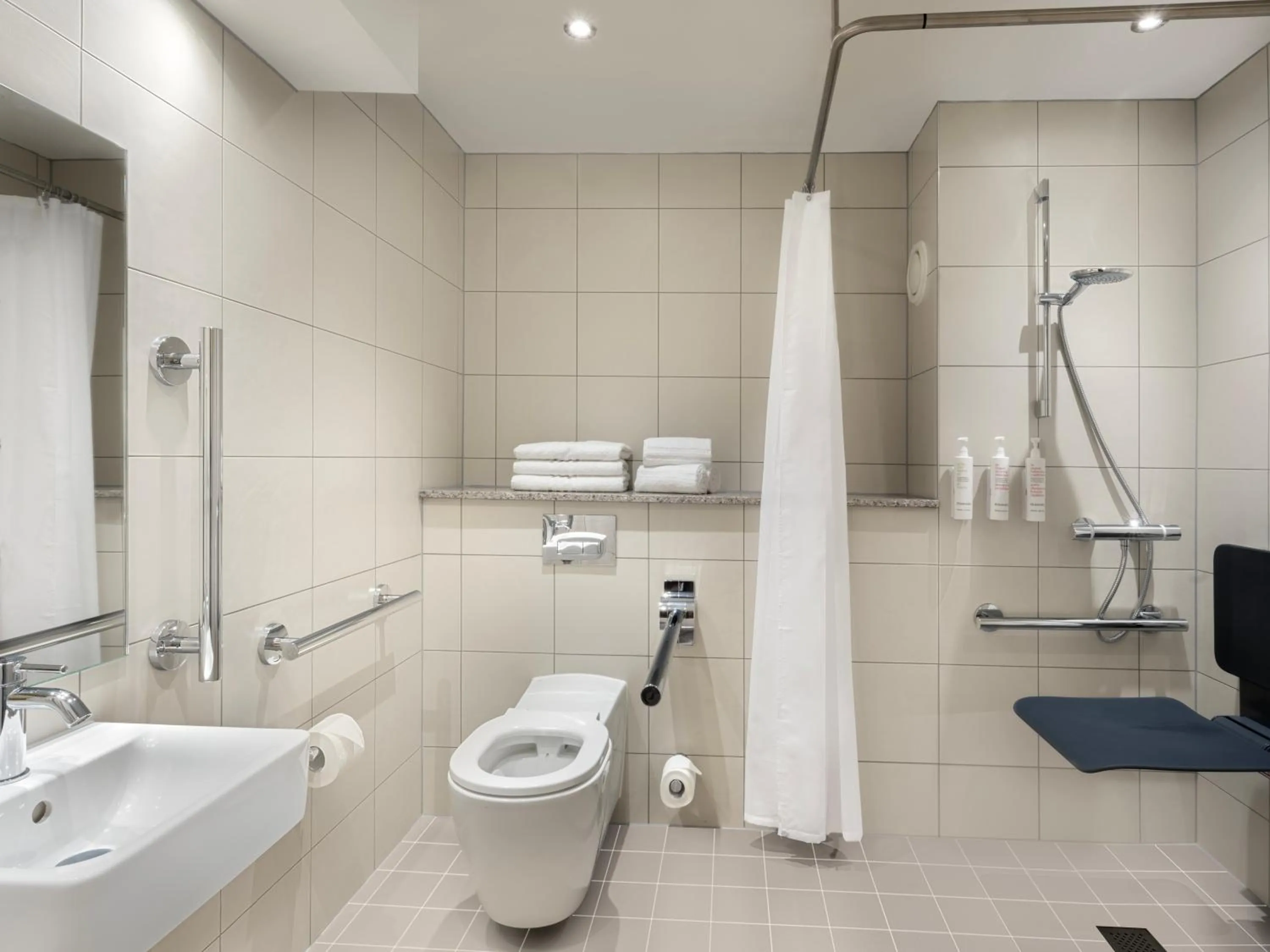 Bathroom in Delta Hotels by Marriott Liverpool City Centre