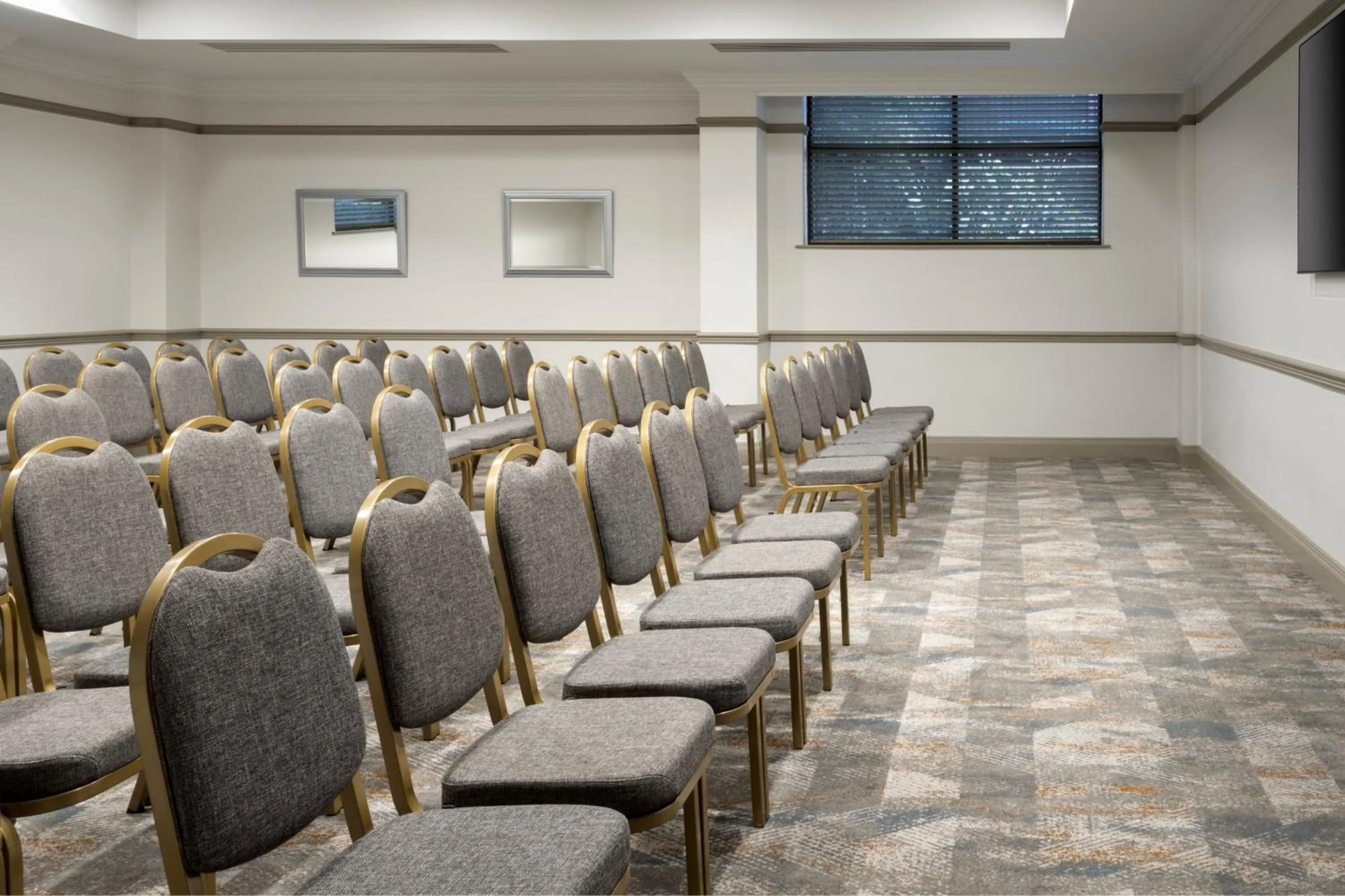 Swimming pool in Delta Hotels by Marriott Liverpool City Centre