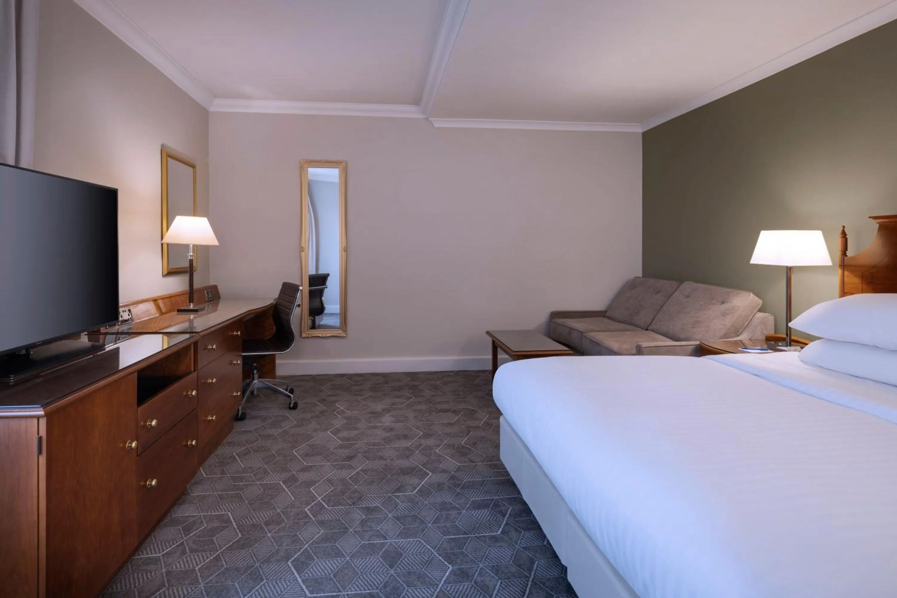 Photo of the whole room, Bed in Delta Hotels by Marriott Liverpool City Centre