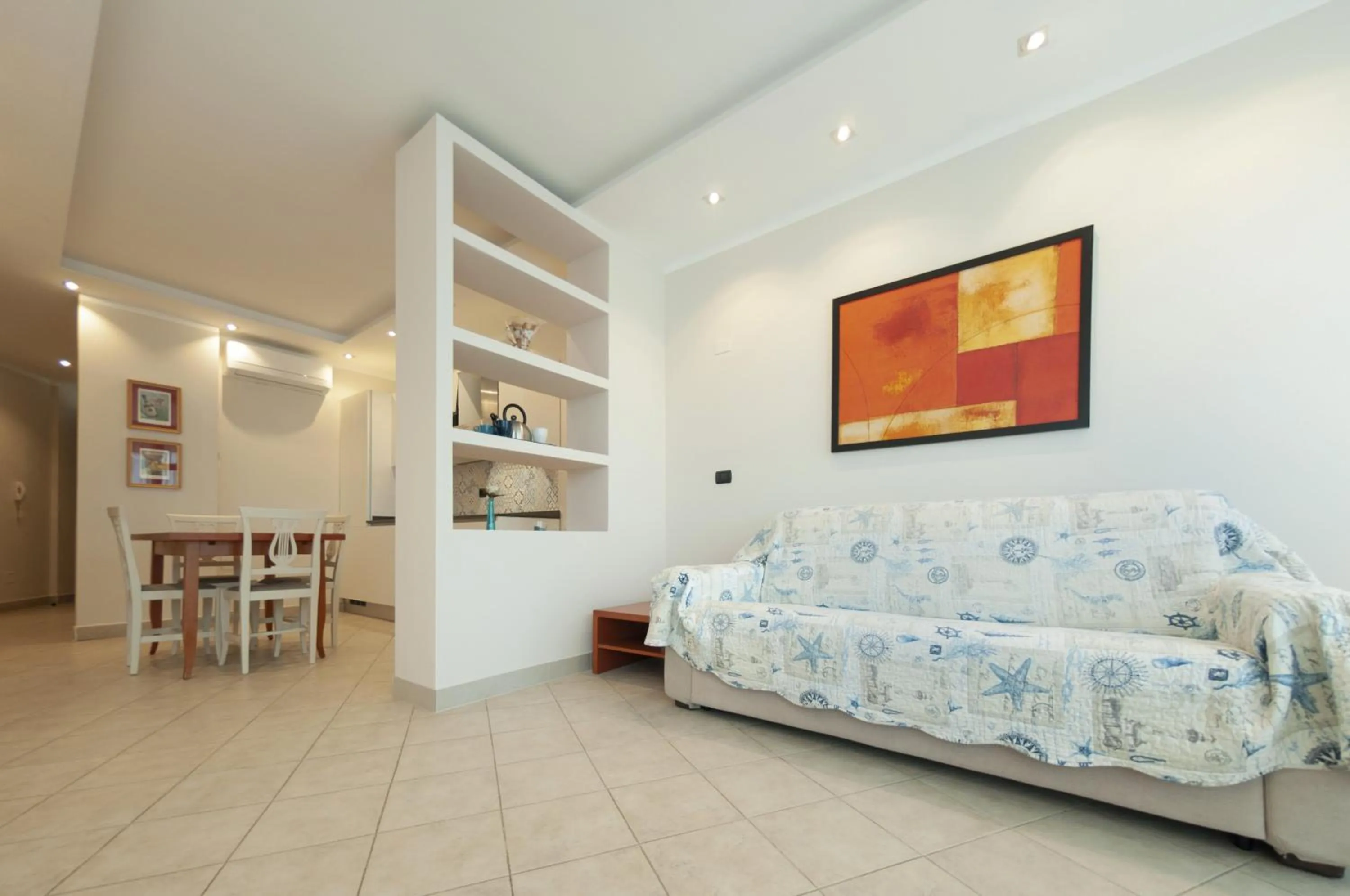 Bed in Beverly Park Residence