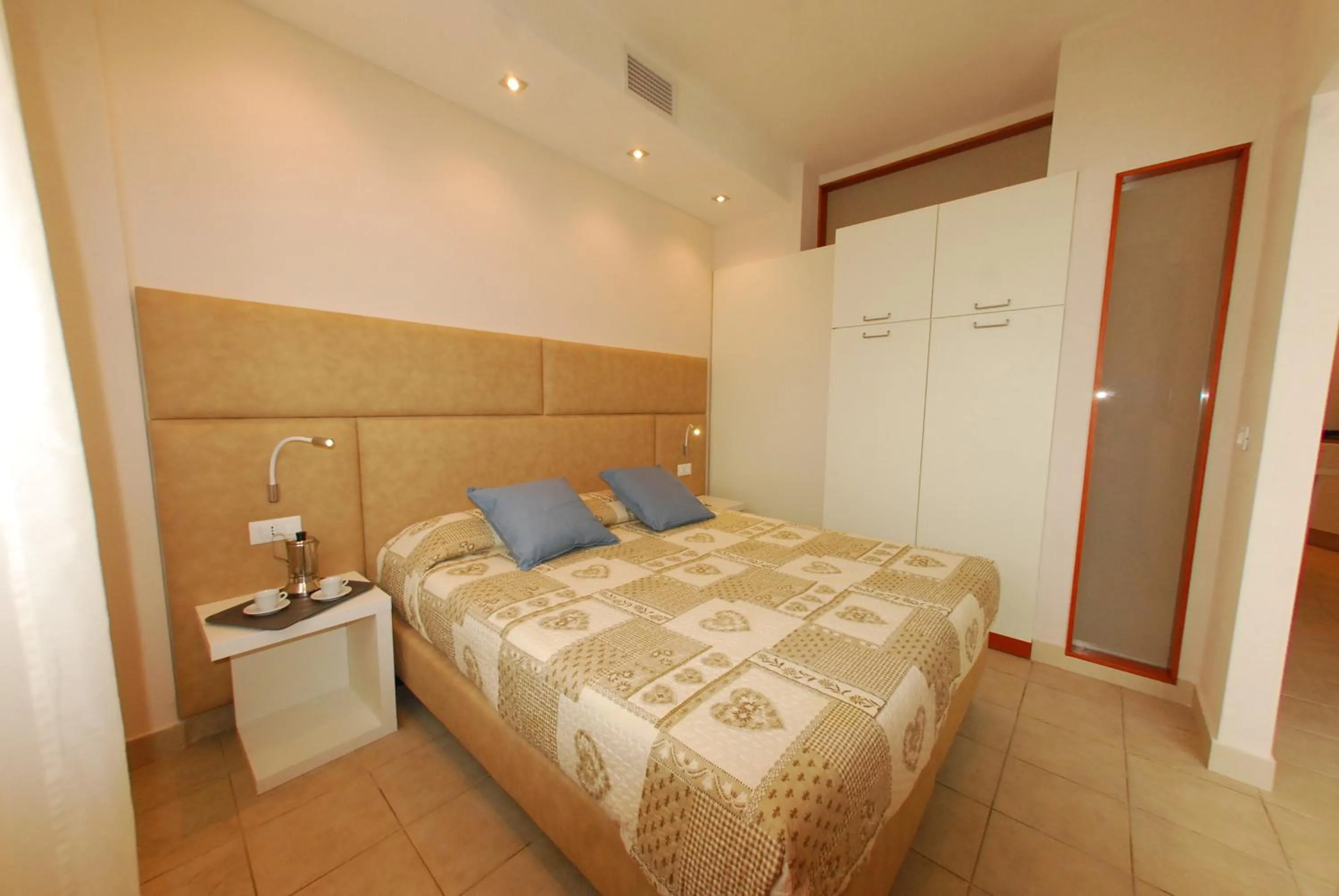 Bed in Beverly Park Residence