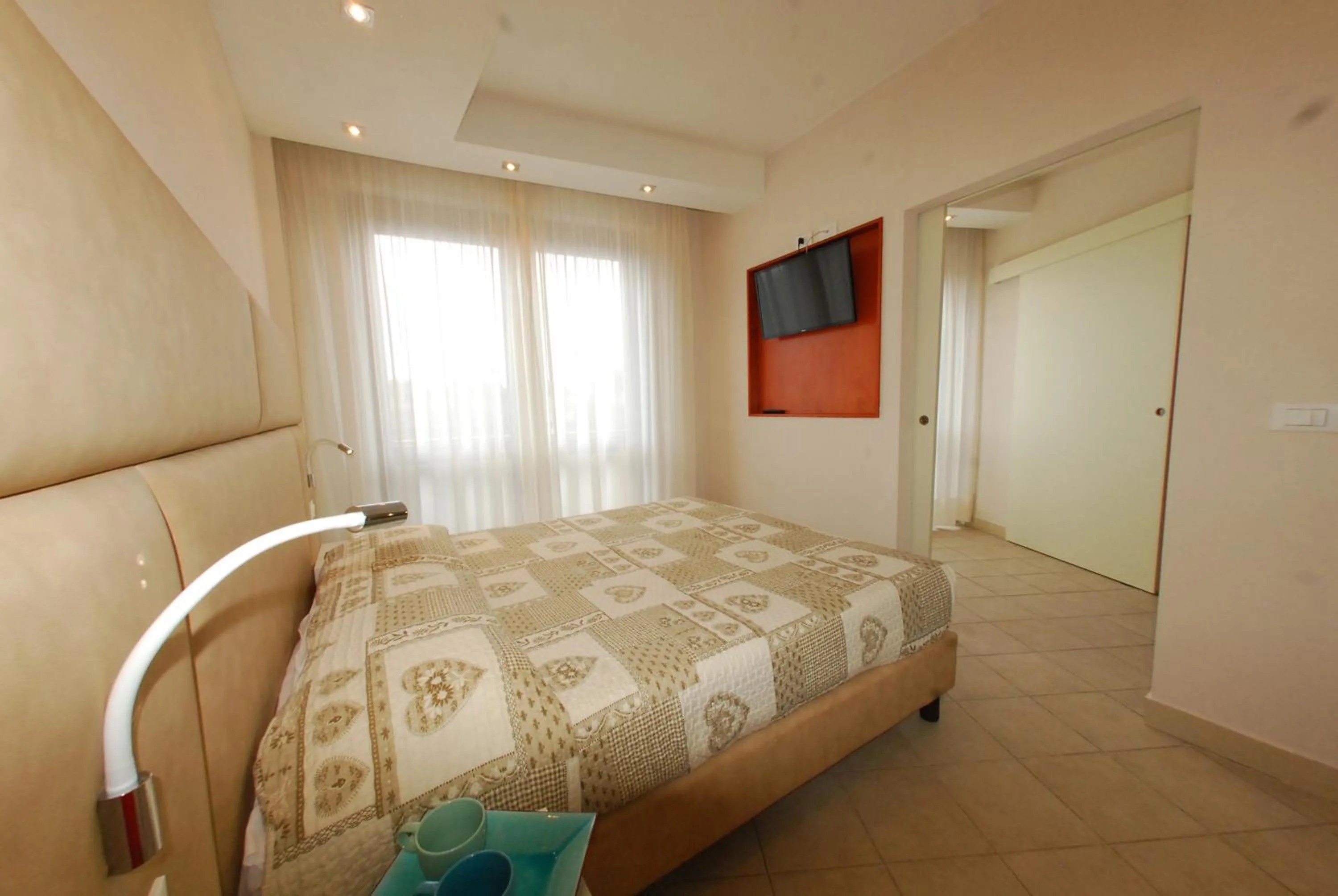 Bed in Beverly Park Residence