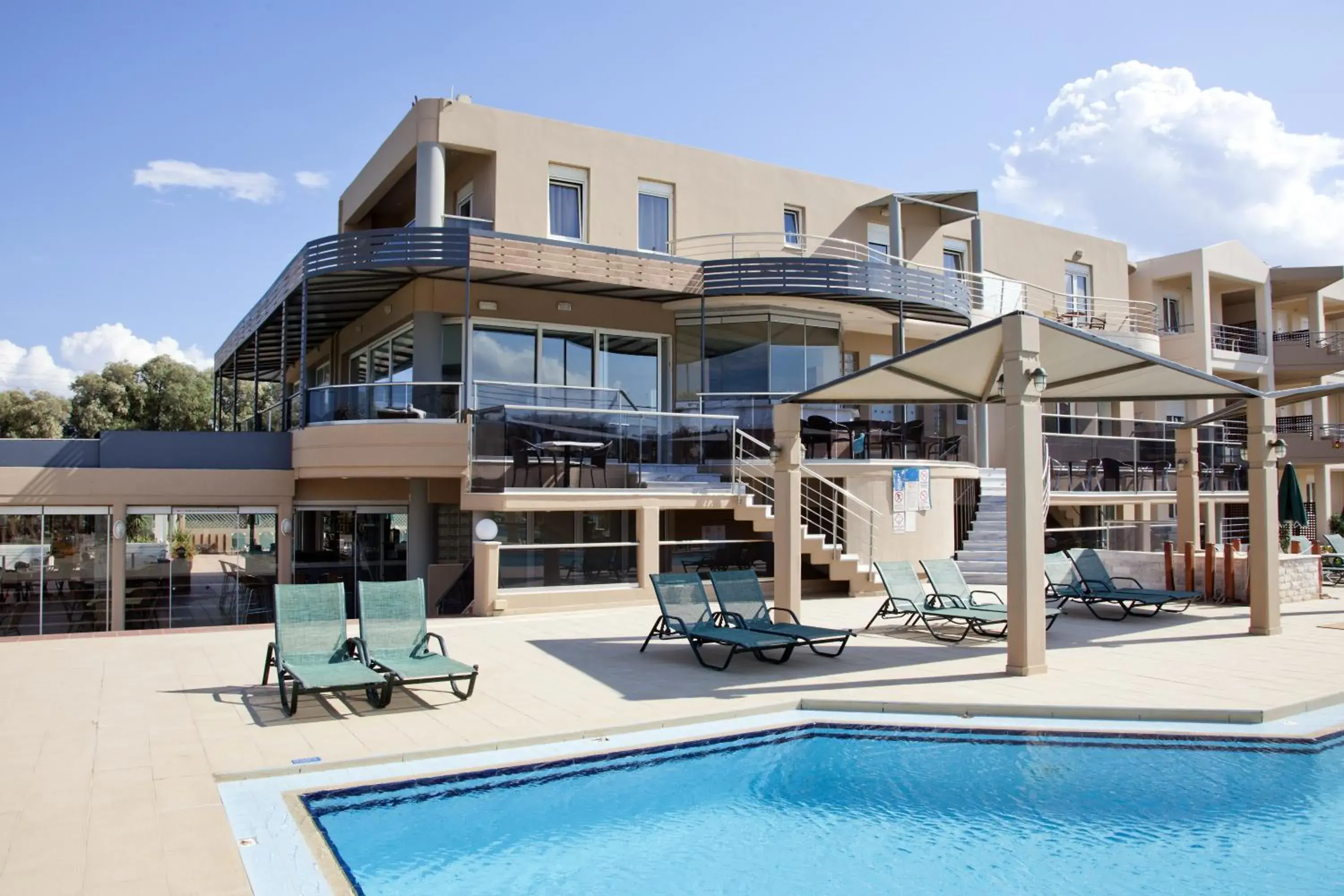 Swimming pool in Maleme Mare Swimming pool in Maleme Mare