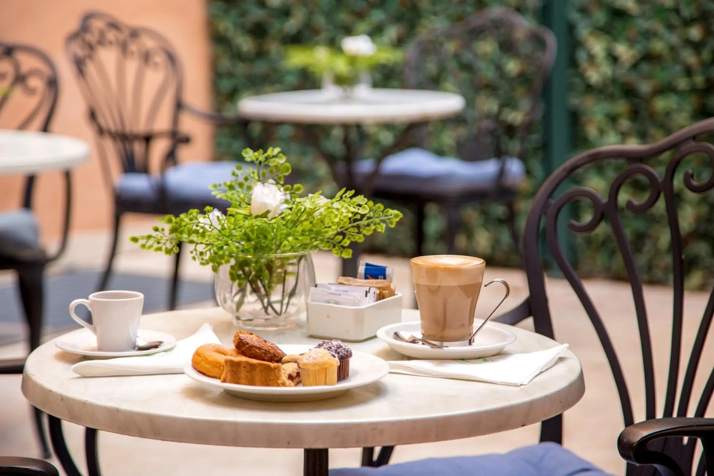 Food and drinks in Hotel Della Conciliazione Food and drinks in Hotel Della Conciliazione